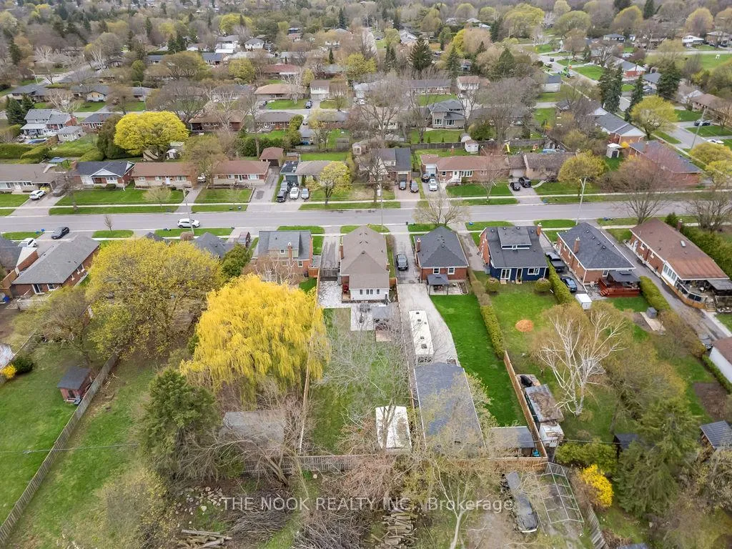 Photo 33 of 855 Hortop Street, Oshawa, Centennial — HOMEH