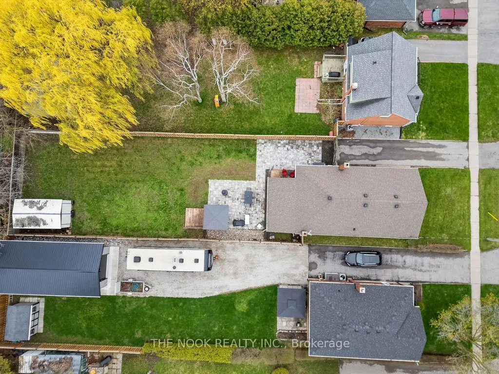 Photo 34 of 855 Hortop Street, Oshawa, Centennial — HOMEH