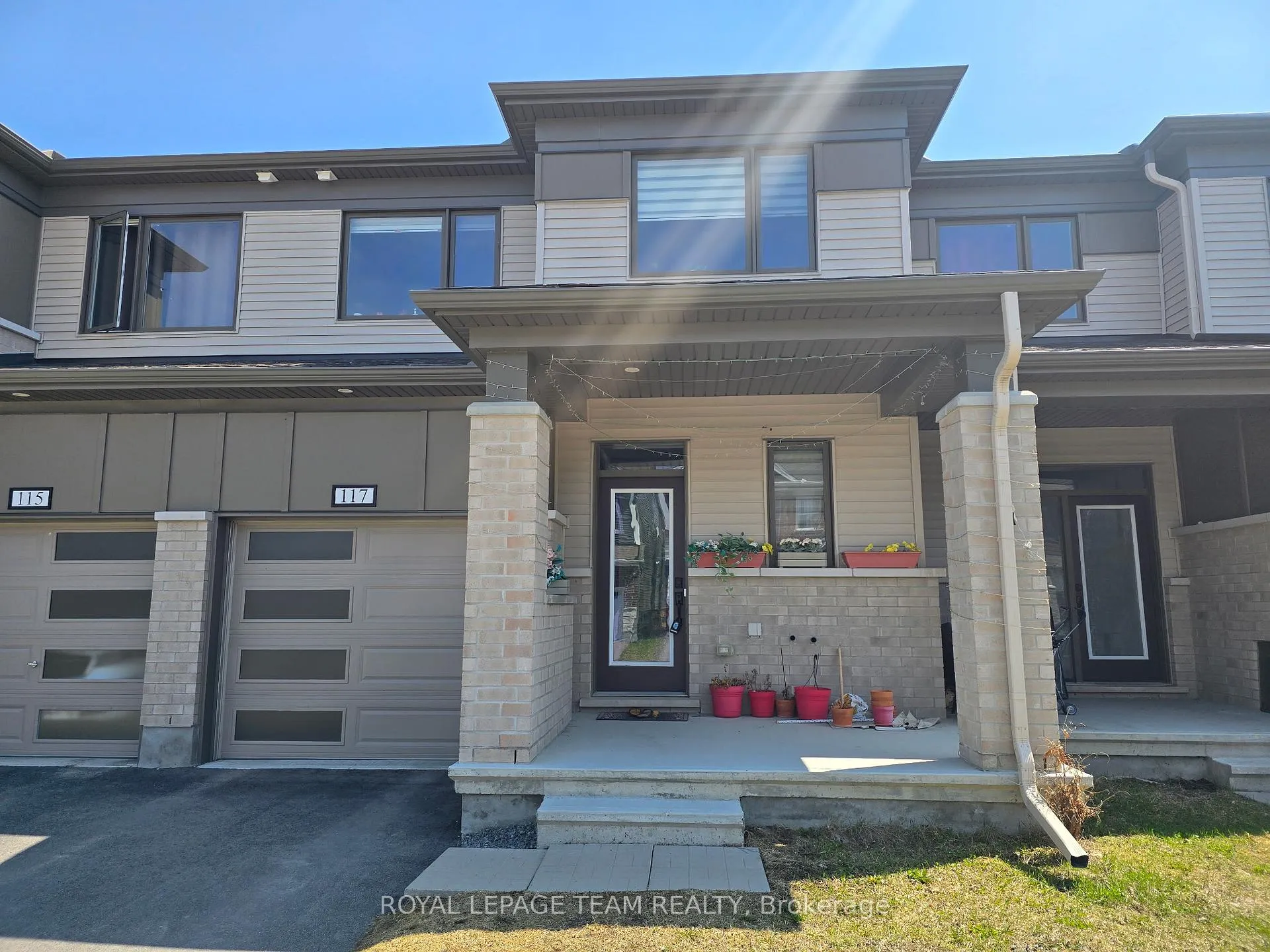 Photo 1 of 117 Yearling Circle, Ottawa, Goulbourn Twp From Franktown Rd/South To Rideau — HOMEH