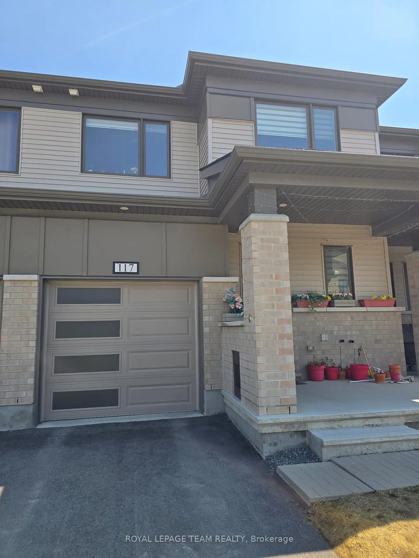 Photo 2 of 117 Yearling Circle, Ottawa, Goulbourn Twp From Franktown Rd/South To Rideau — HOMEH