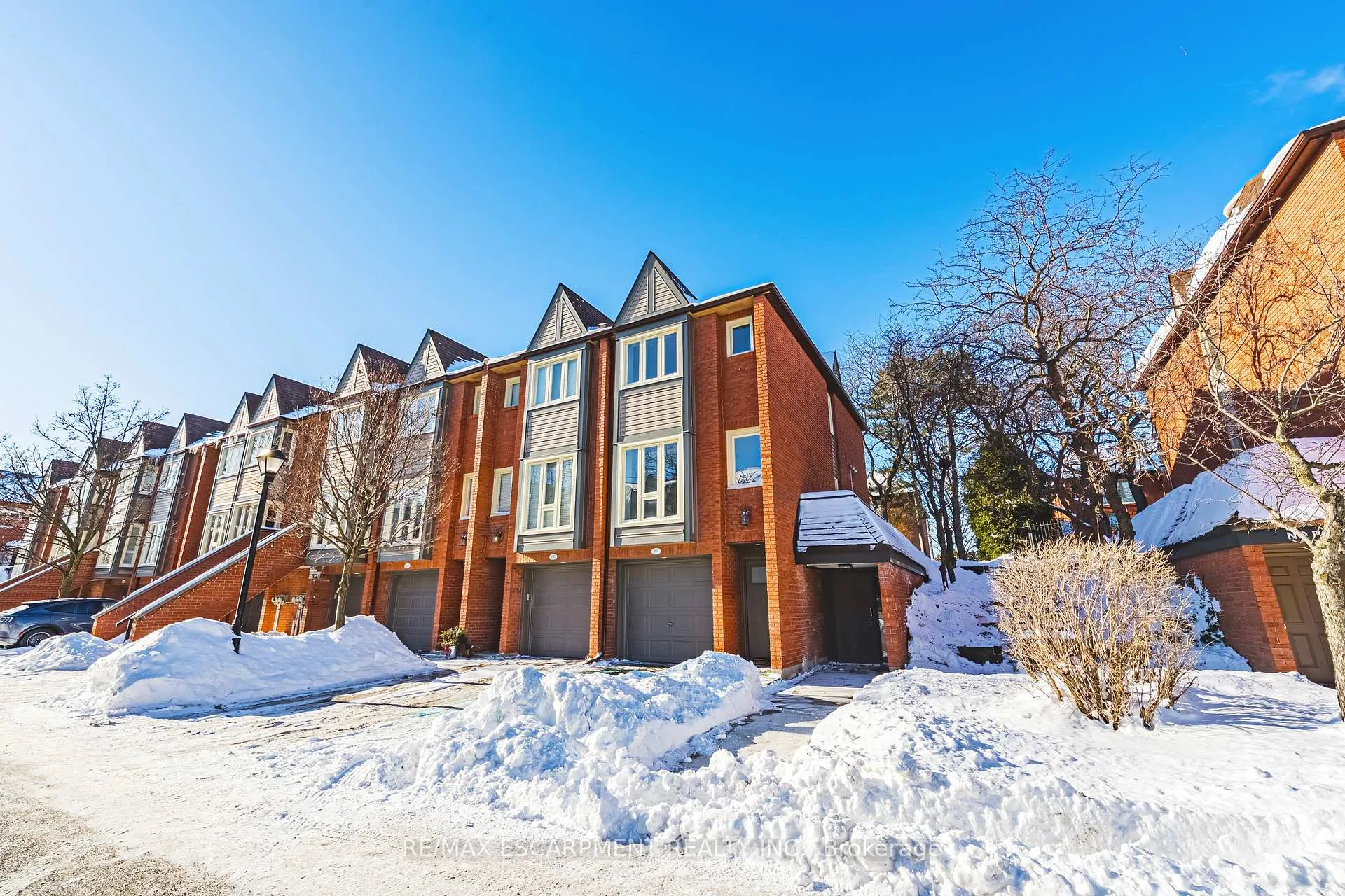 Front of Unit 101, 895 Maple Avenue