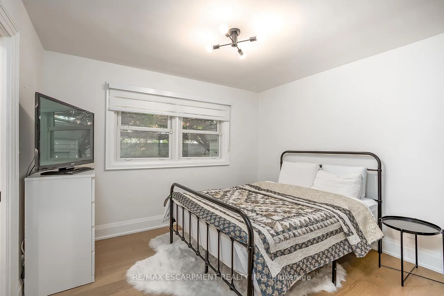 Photo 16 of 564 Maplehill Drive, Burlington, Roseland — HOMEH
