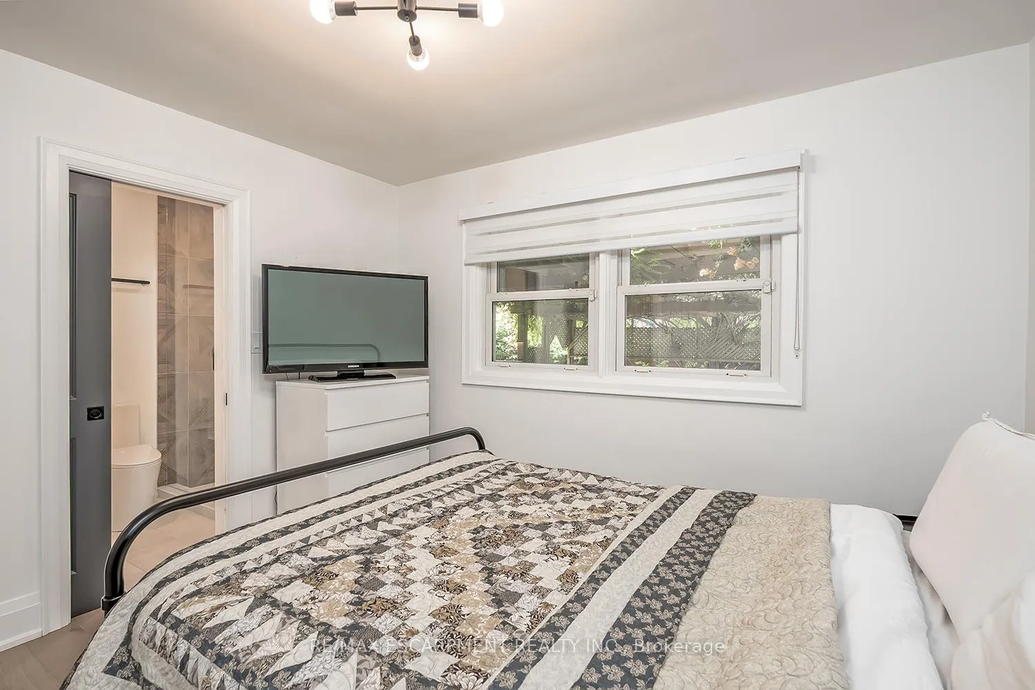 Photo 17 of 564 Maplehill Drive, Burlington, Roseland — HOMEH