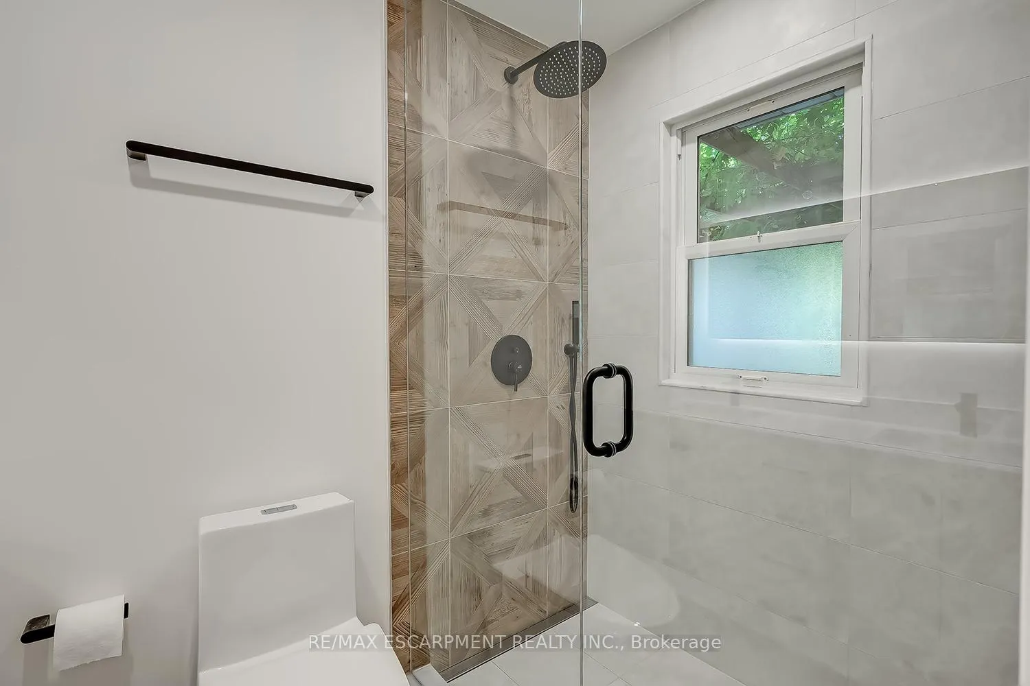 Photo 19 of 564 Maplehill Drive, Burlington, Roseland — HOMEH