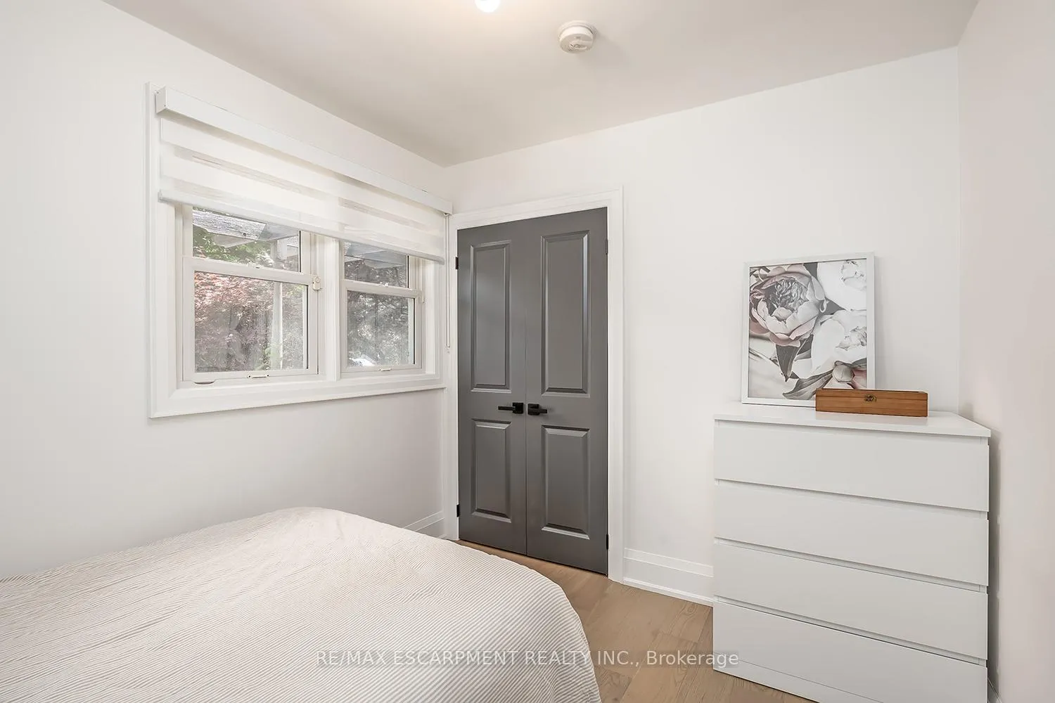 Photo 21 of 564 Maplehill Drive, Burlington, Roseland — HOMEH
