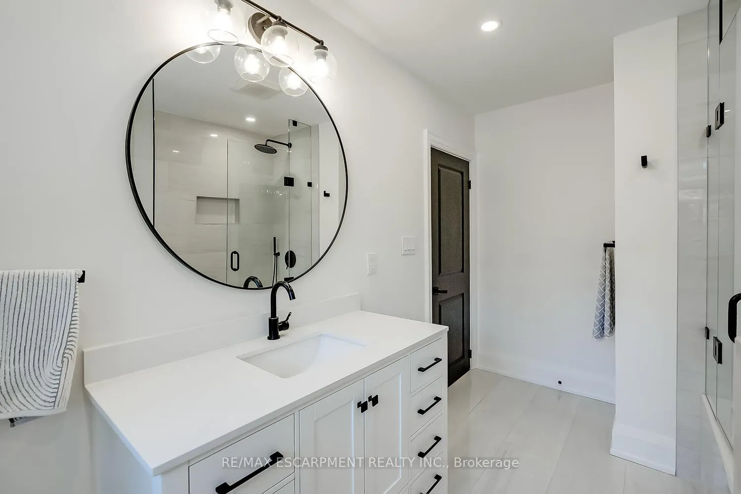 Photo 24 of 564 Maplehill Drive, Burlington, Roseland — HOMEH