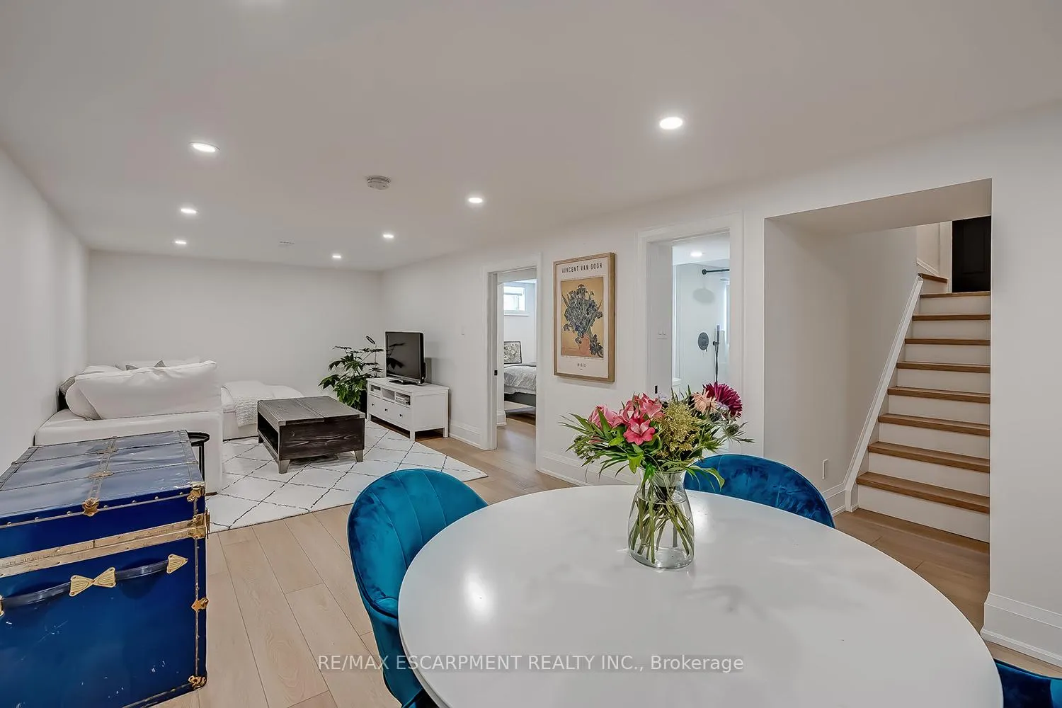 Photo 26 of 564 Maplehill Drive, Burlington, Roseland — HOMEH