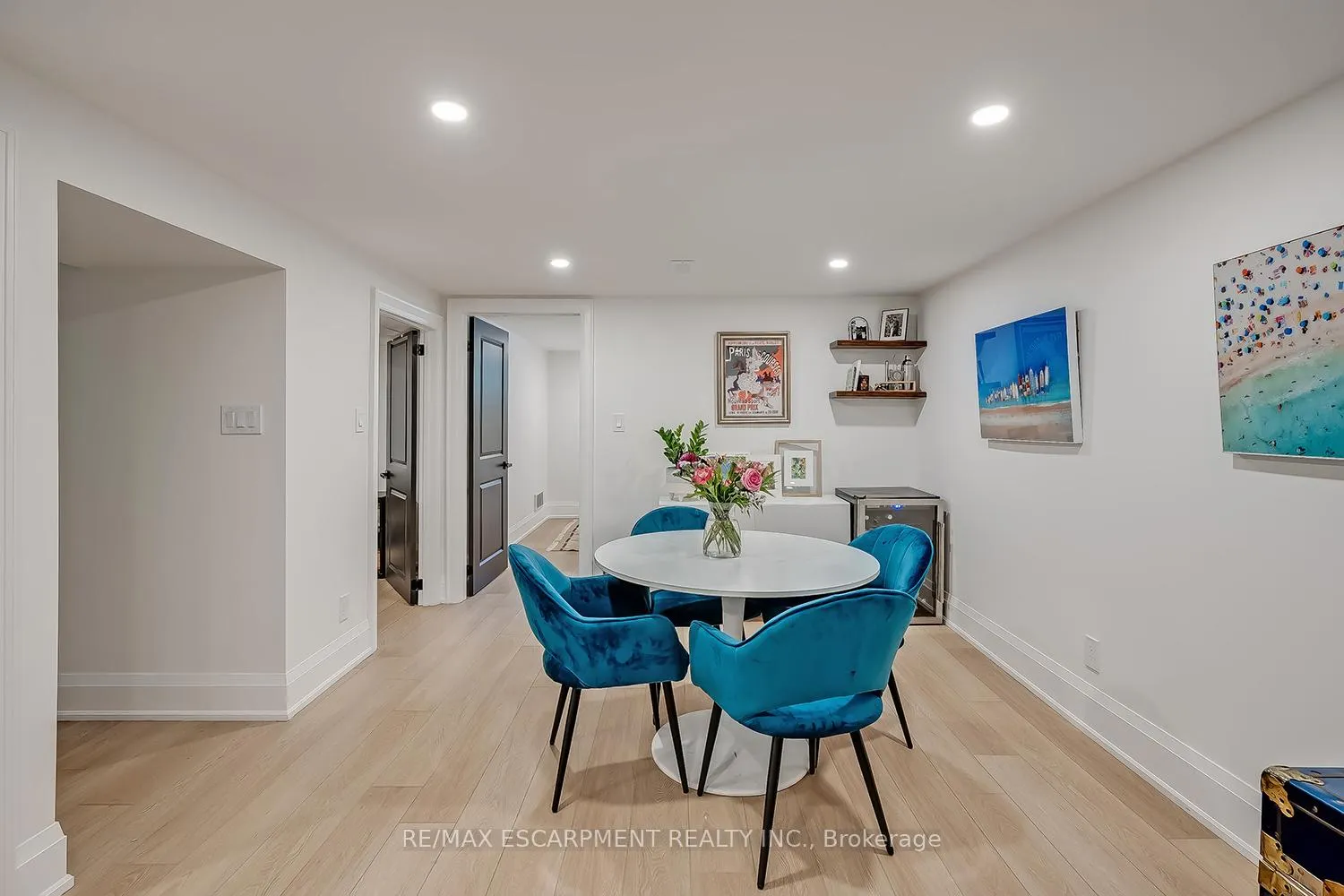 Photo 27 of 564 Maplehill Drive, Burlington, Roseland — HOMEH