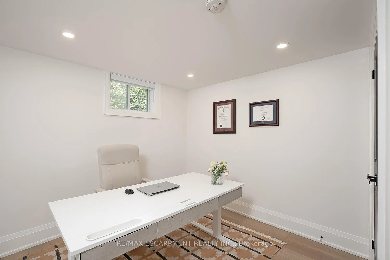 Photo 32 of 564 Maplehill Drive, Burlington, Roseland — HOMEH