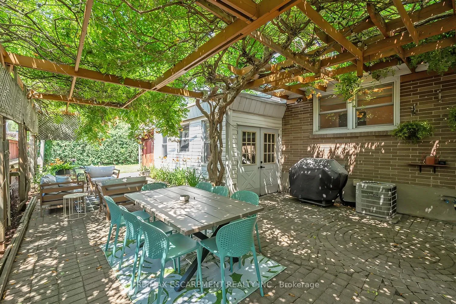 Photo 39 of 564 Maplehill Drive, Burlington, Roseland — HOMEH