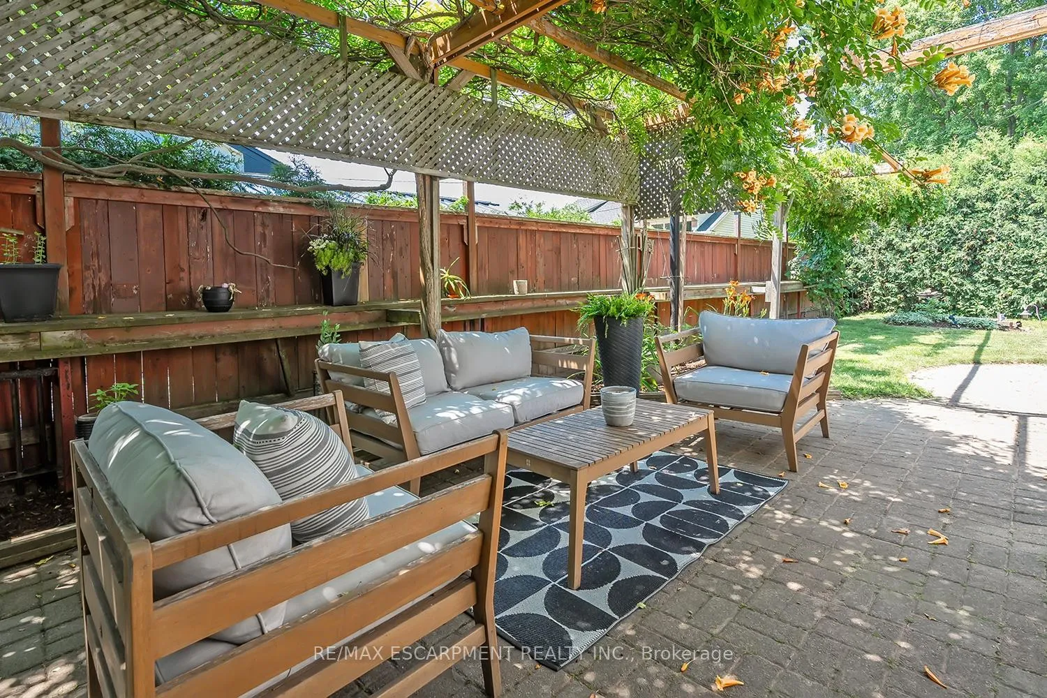 Photo 40 of 564 Maplehill Drive, Burlington, Roseland — HOMEH