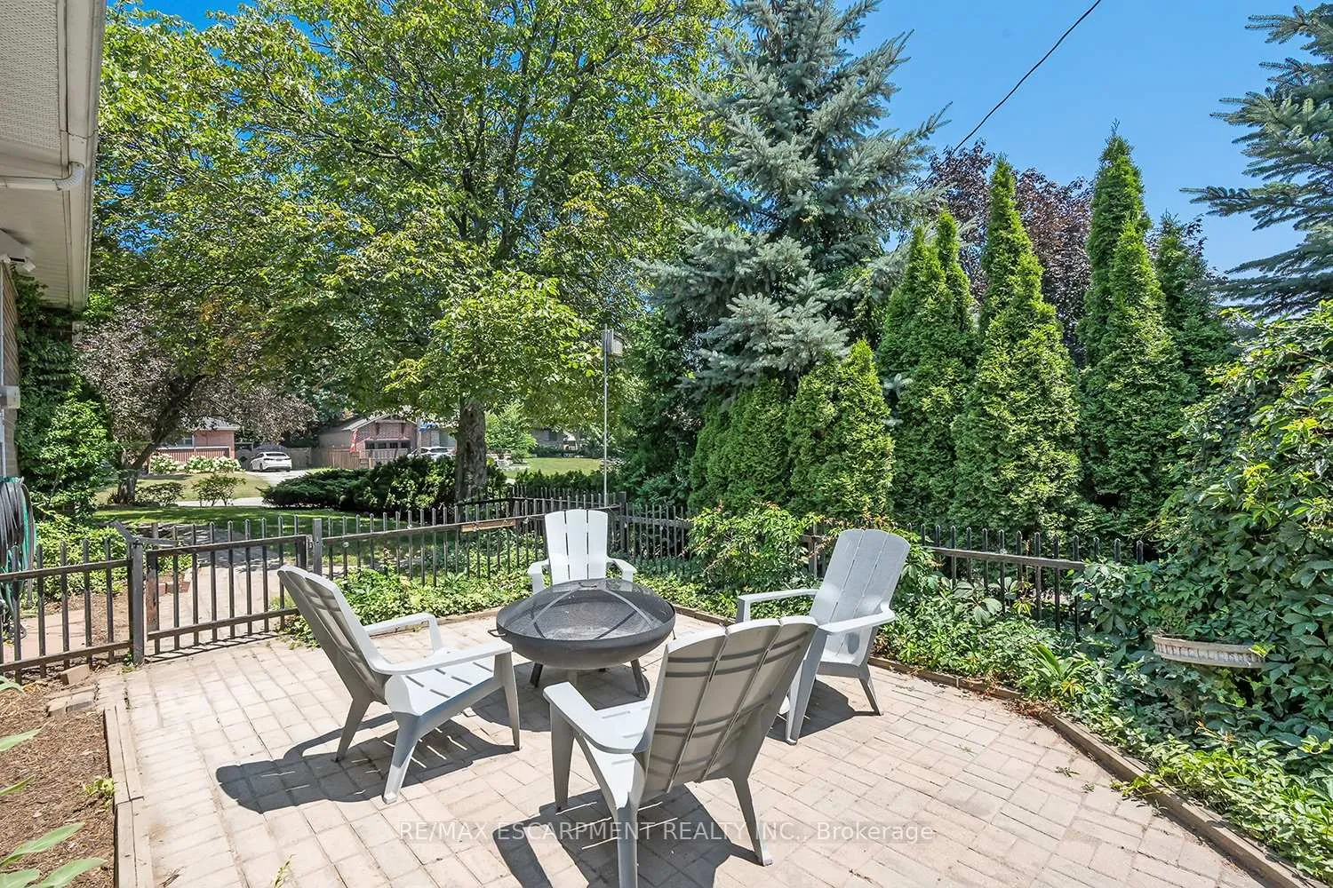 Photo 43 of 564 Maplehill Drive, Burlington, Roseland — HOMEH