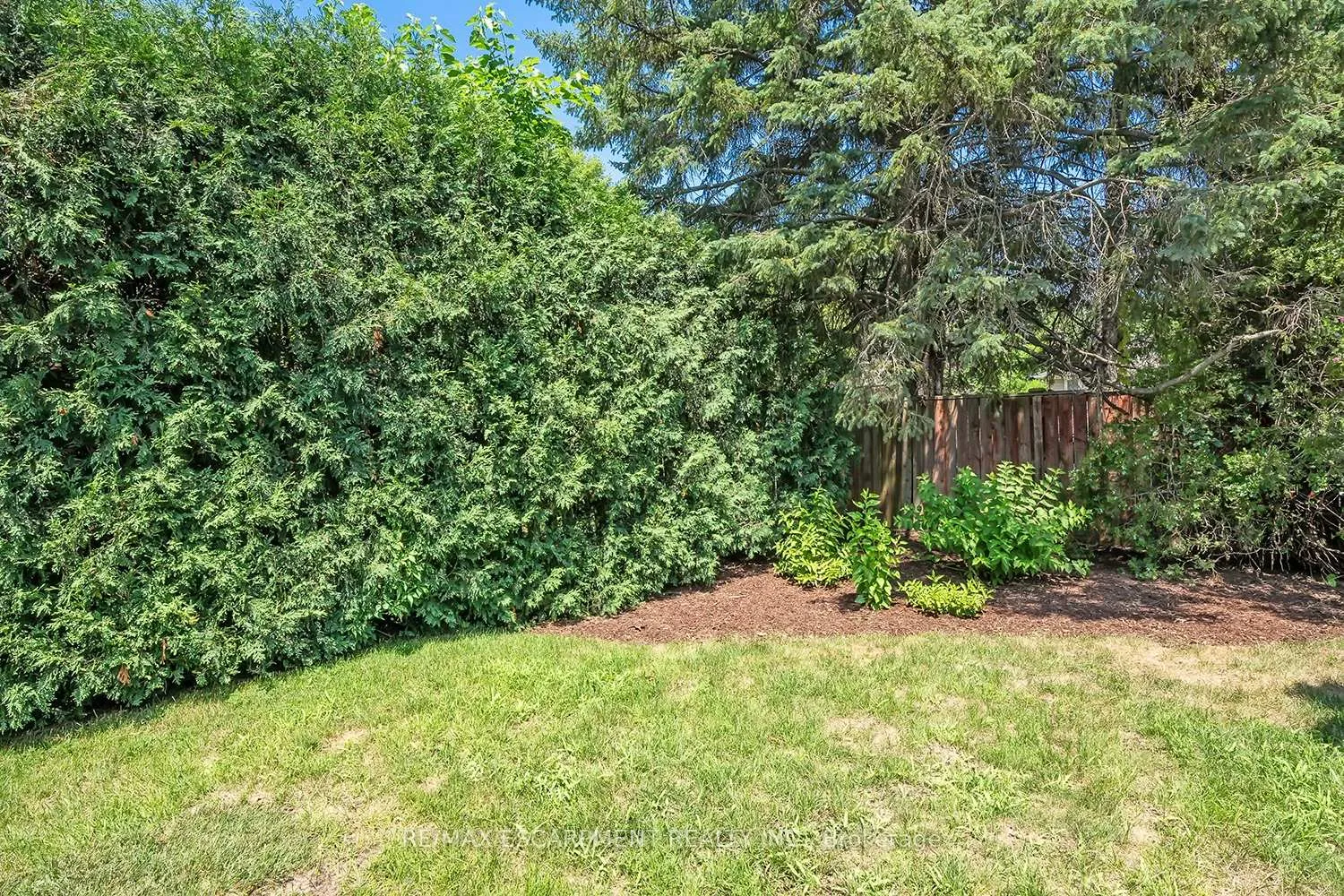 Photo 45 of 564 Maplehill Drive, Burlington, Roseland — HOMEH