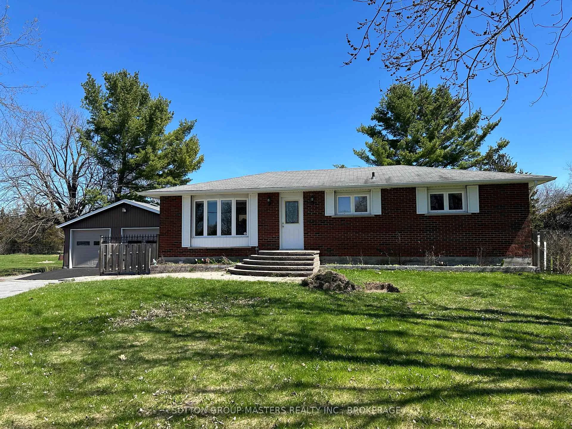Photo 4 of 3837 Holmes Road, Frontenac, Frontenac South — HOMEH