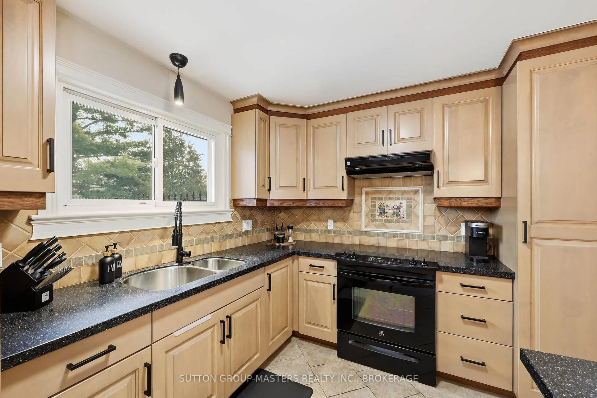Photo 16 of 3837 Holmes Road, Frontenac, Frontenac South — HOMEH