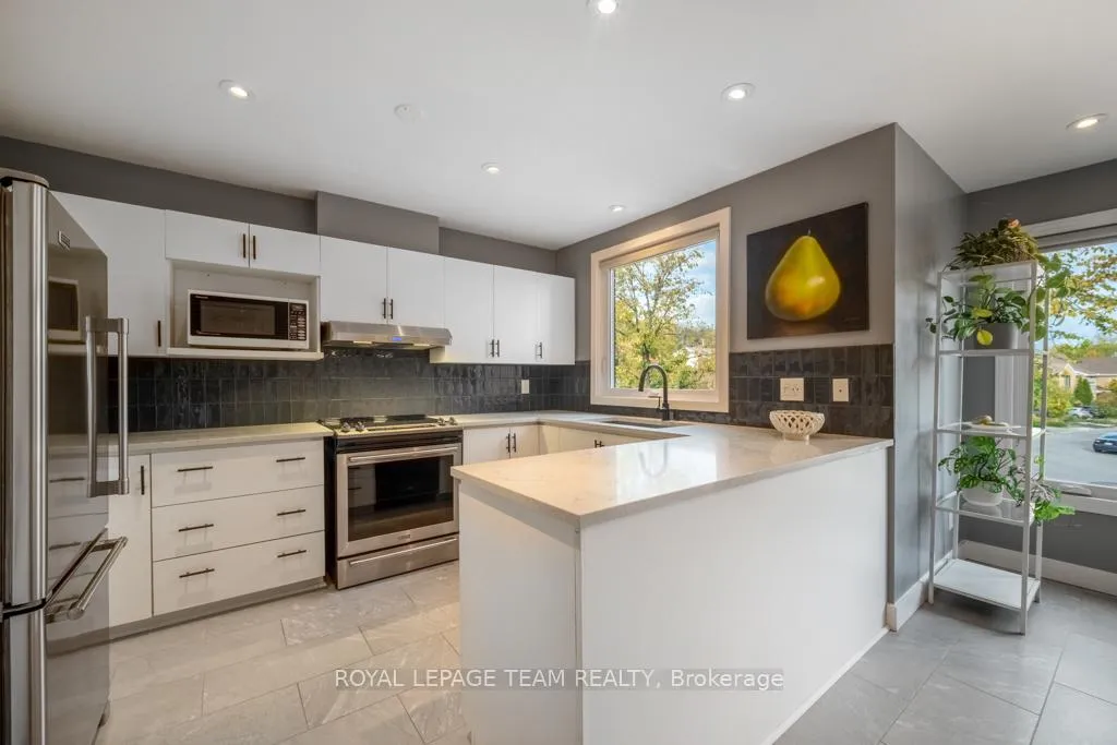 Photo 11 of 103 Dunbarton Court, Ottawa, Cardinal Glen — HOMEH