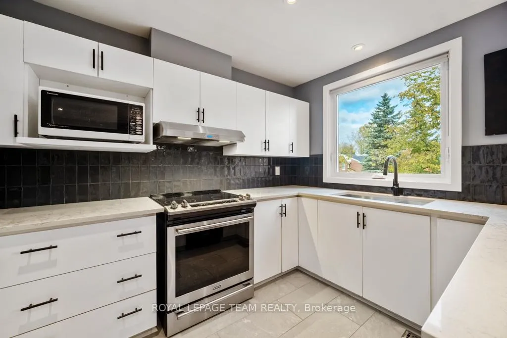 Photo 12 of 103 Dunbarton Court, Ottawa, Cardinal Glen — HOMEH