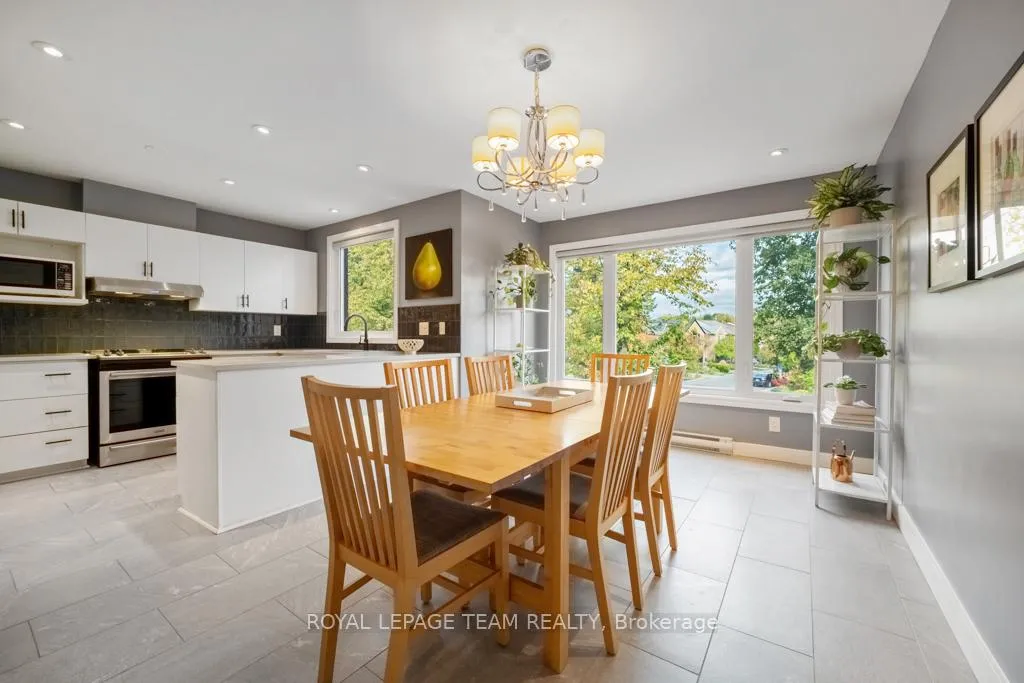 Photo 13 of 103 Dunbarton Court, Ottawa, Cardinal Glen — HOMEH