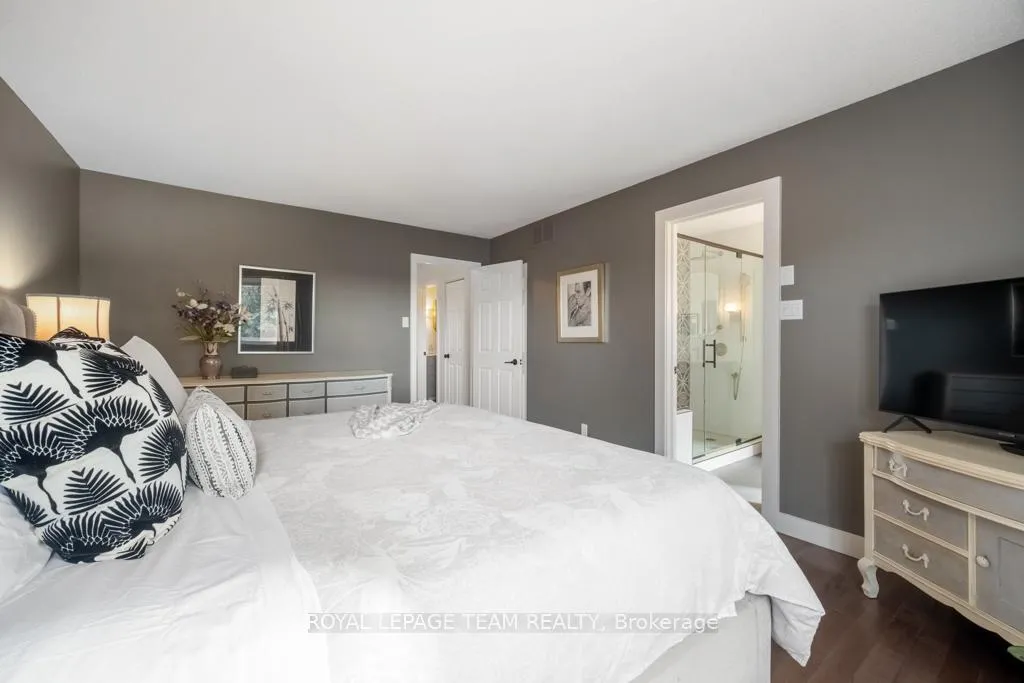 Photo 18 of 103 Dunbarton Court, Ottawa, Cardinal Glen — HOMEH
