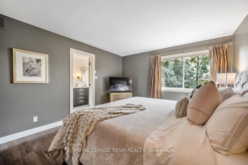 Photo 19 of 103 Dunbarton Court, Ottawa, Cardinal Glen — HOMEH