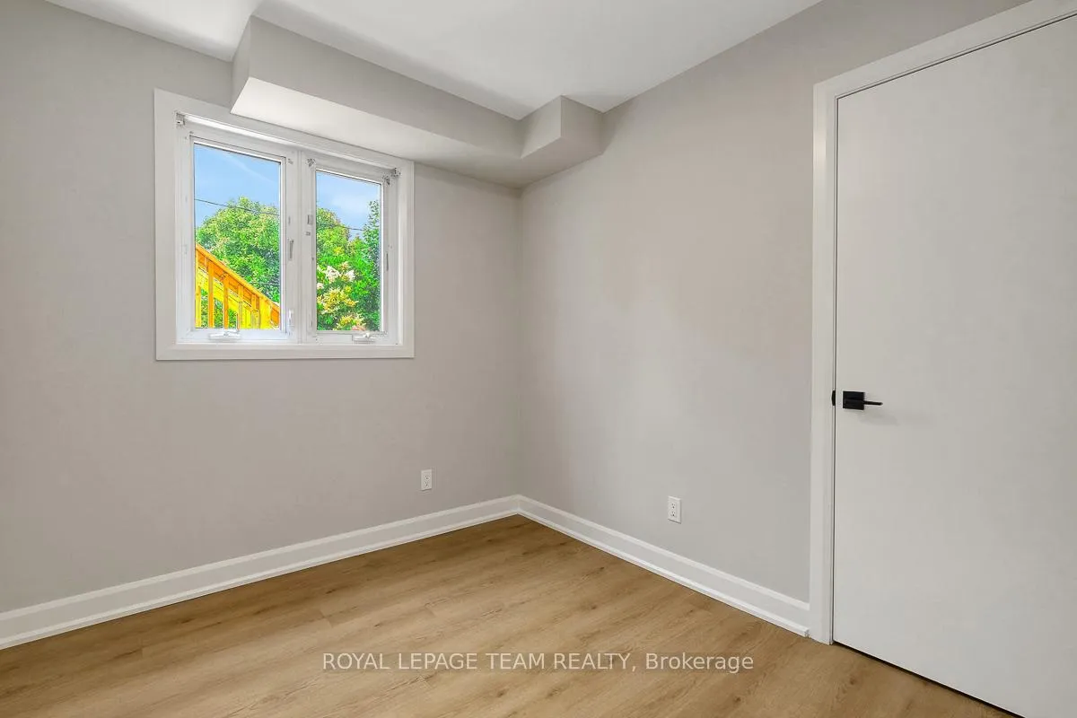 Photo 11 of Unit 2, 1952 Othello Avenue, Ottawa, Elmvale Acres/Urbandale — HOMEH