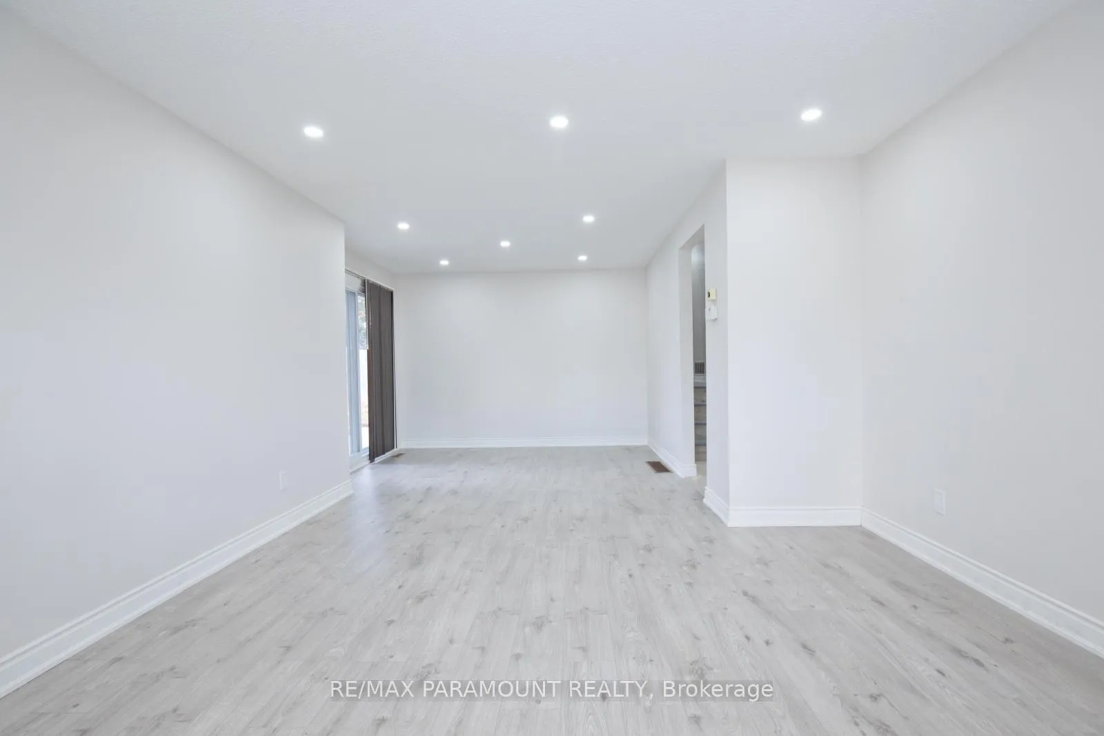 Photo 6 of Unit Upper, 19 Horne Drive, Brampton, Brampton North — HOMEH