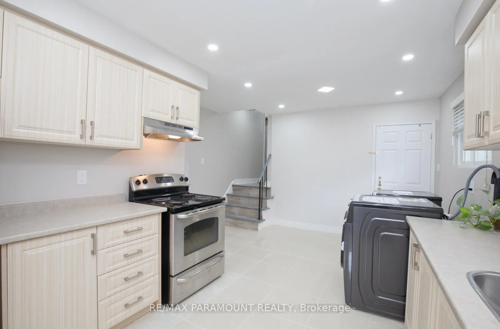 Photo 9 of Unit Upper, 19 Horne Drive, Brampton, Brampton North — HOMEH