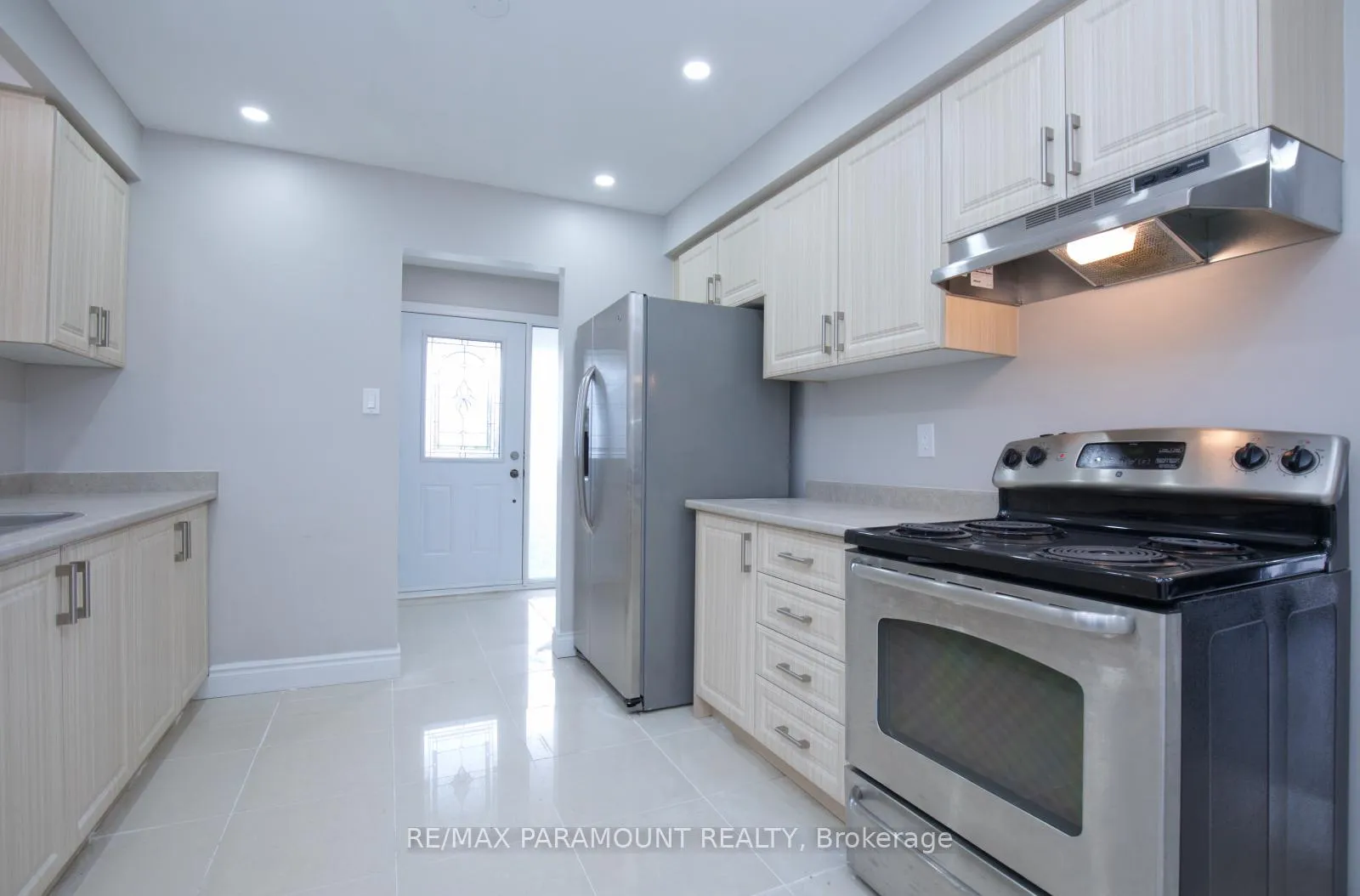 Photo 12 of Unit Upper, 19 Horne Drive, Brampton, Brampton North — HOMEH