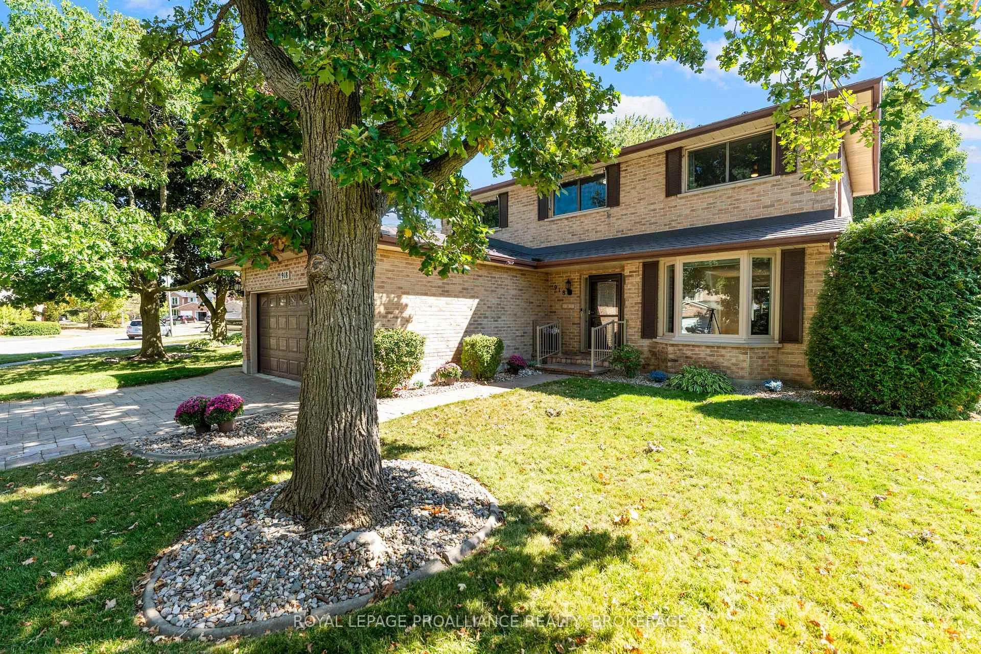 Photo 3 of 918 Edinborough Crescent, Kingston, North of Taylor-Kidd Blvd — HOMEH