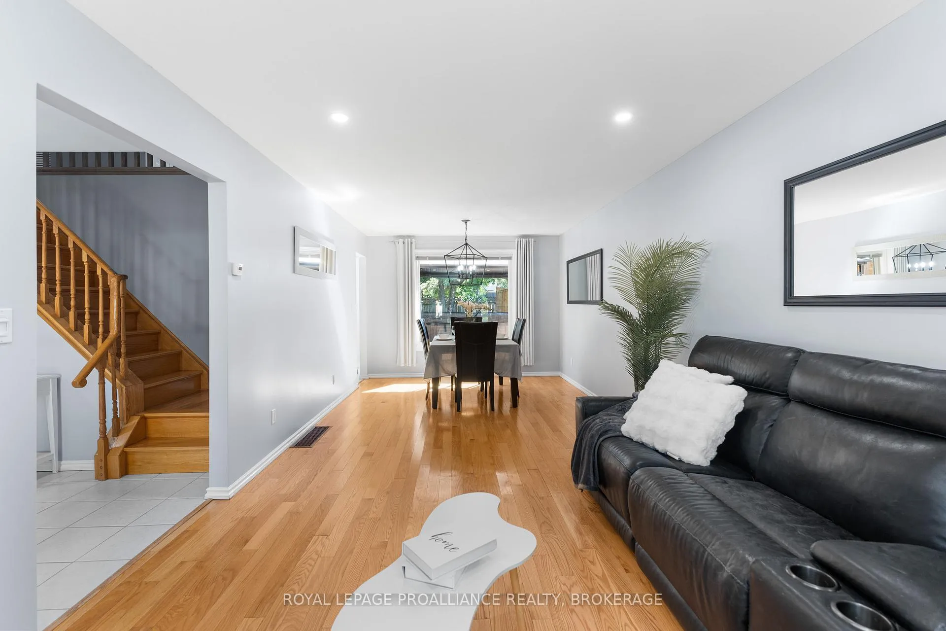 Photo 11 of 918 Edinborough Crescent, Kingston, North of Taylor-Kidd Blvd — HOMEH