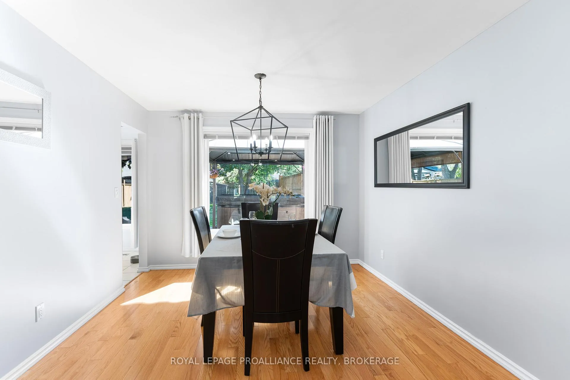Photo 12 of 918 Edinborough Crescent, Kingston, North of Taylor-Kidd Blvd — HOMEH
