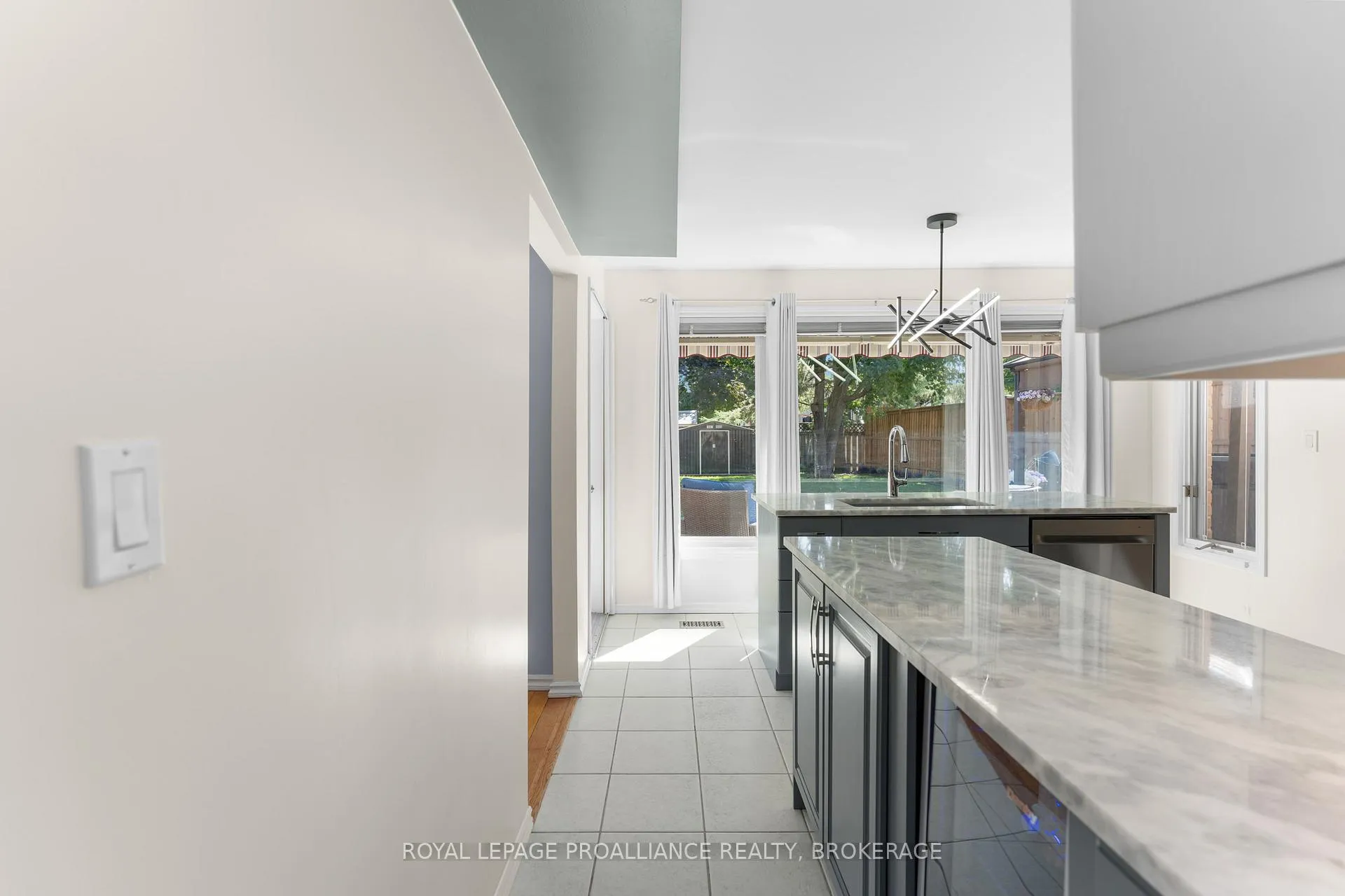 Photo 17 of 918 Edinborough Crescent, Kingston, North of Taylor-Kidd Blvd — HOMEH