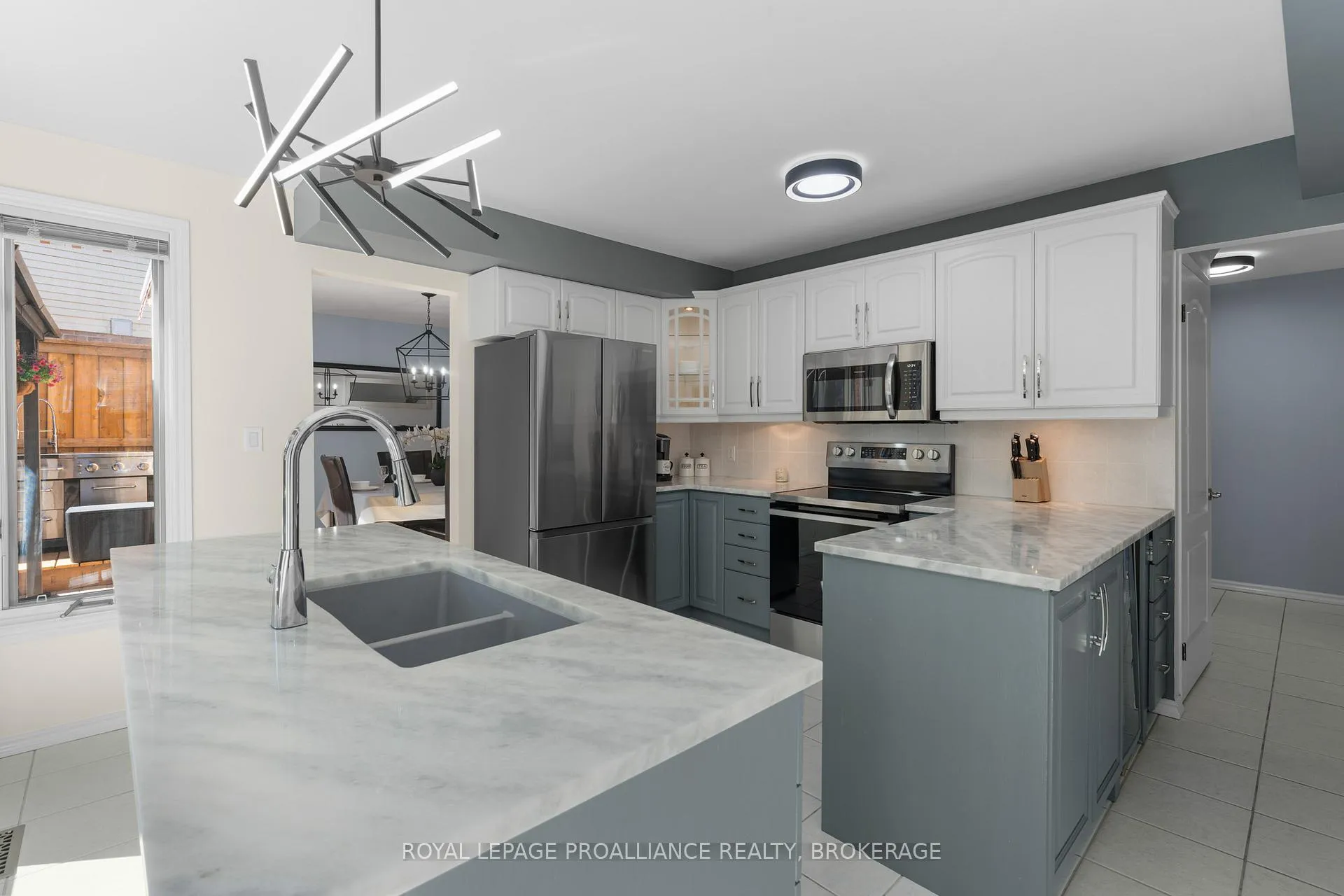 Photo 19 of 918 Edinborough Crescent, Kingston, North of Taylor-Kidd Blvd — HOMEH