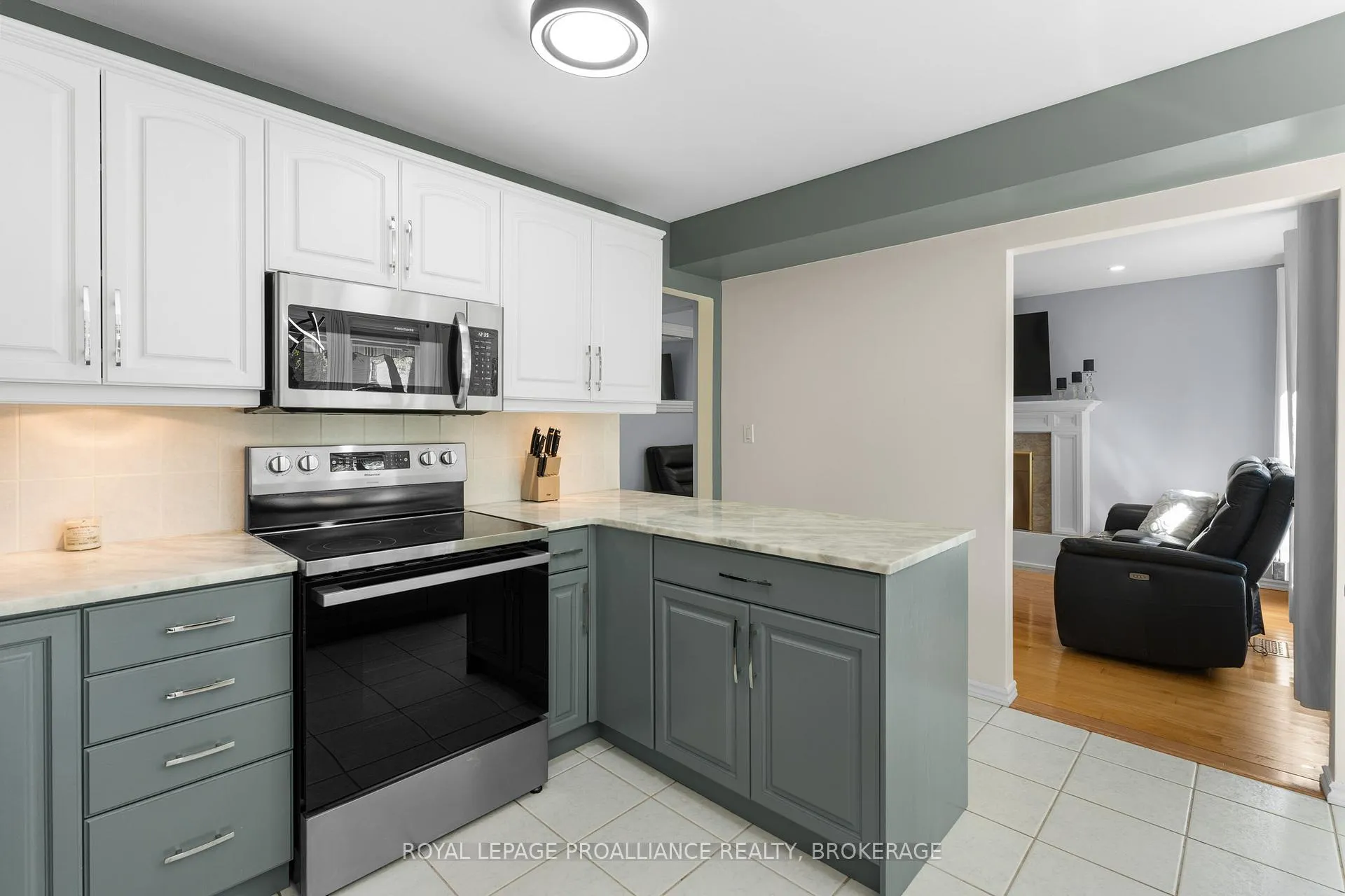 Photo 23 of 918 Edinborough Crescent, Kingston, North of Taylor-Kidd Blvd — HOMEH