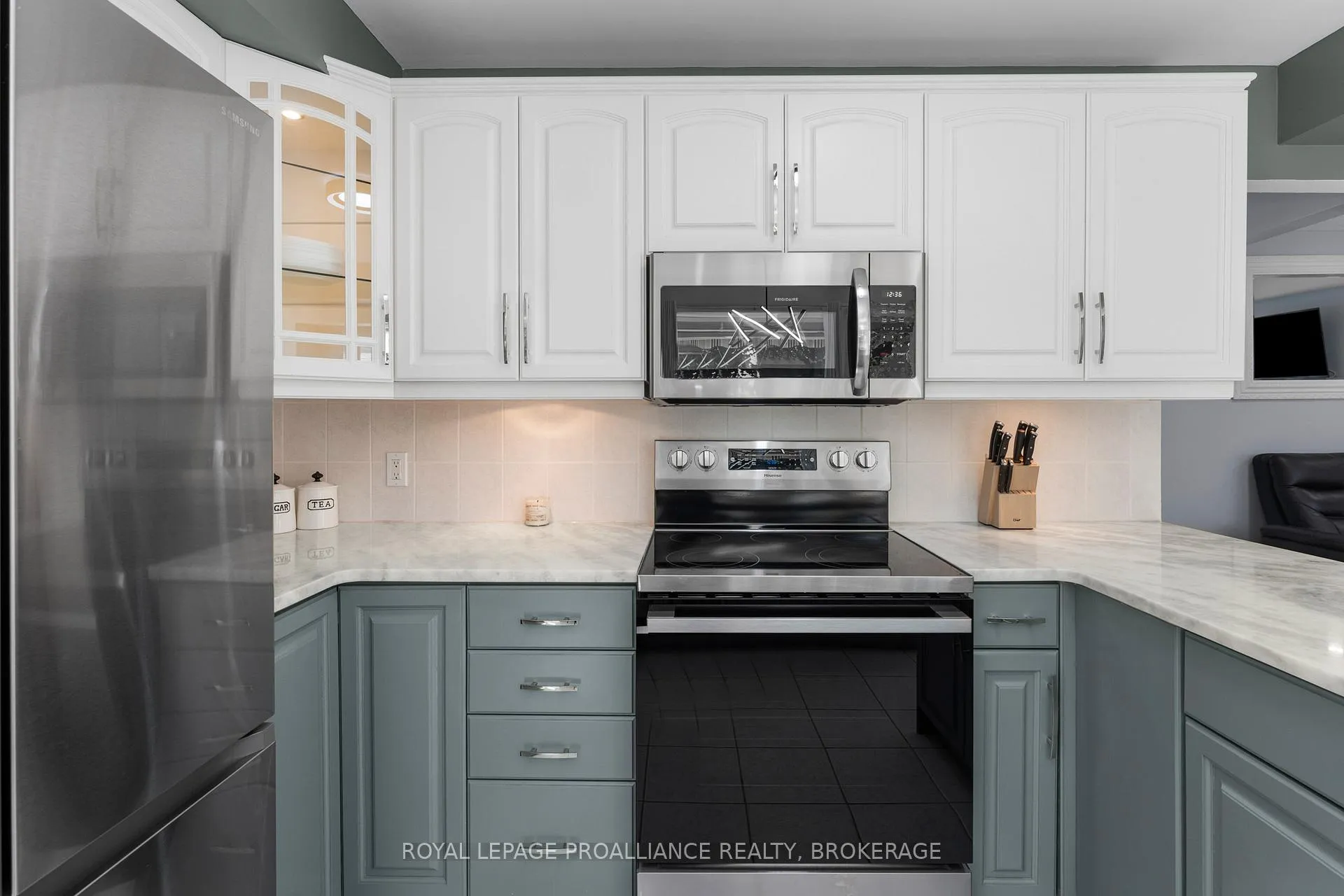 Photo 24 of 918 Edinborough Crescent, Kingston, North of Taylor-Kidd Blvd — HOMEH