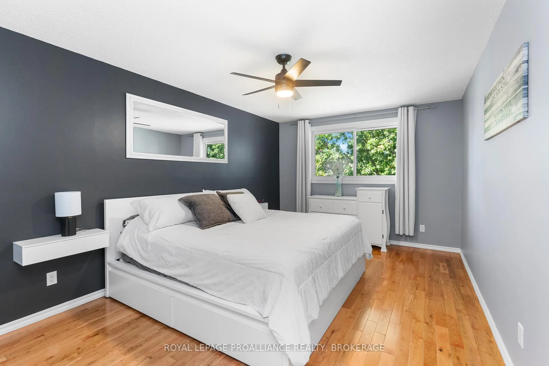 Photo 32 of 918 Edinborough Crescent, Kingston, North of Taylor-Kidd Blvd — HOMEH