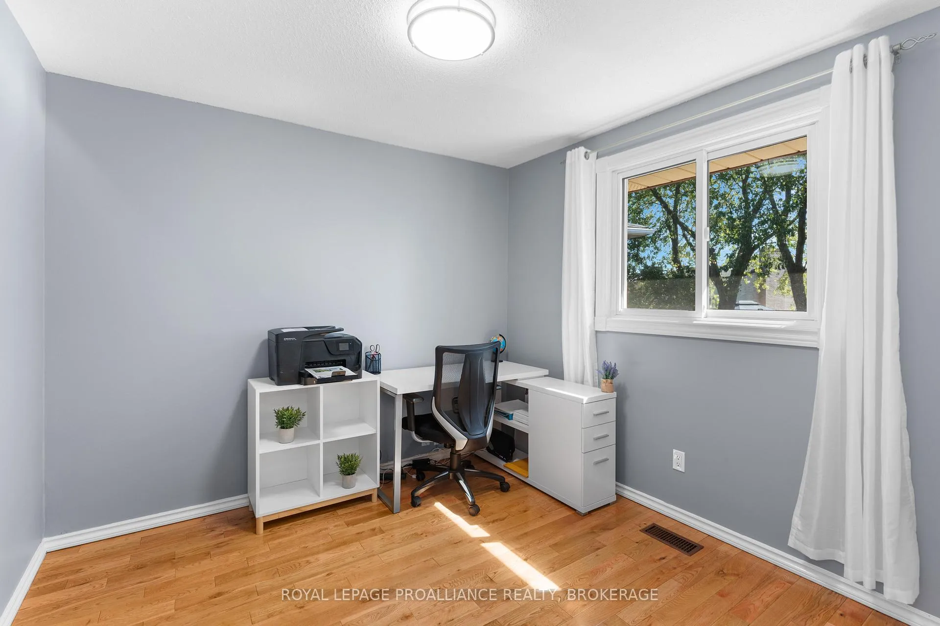 Photo 37 of 918 Edinborough Crescent, Kingston, North of Taylor-Kidd Blvd — HOMEH