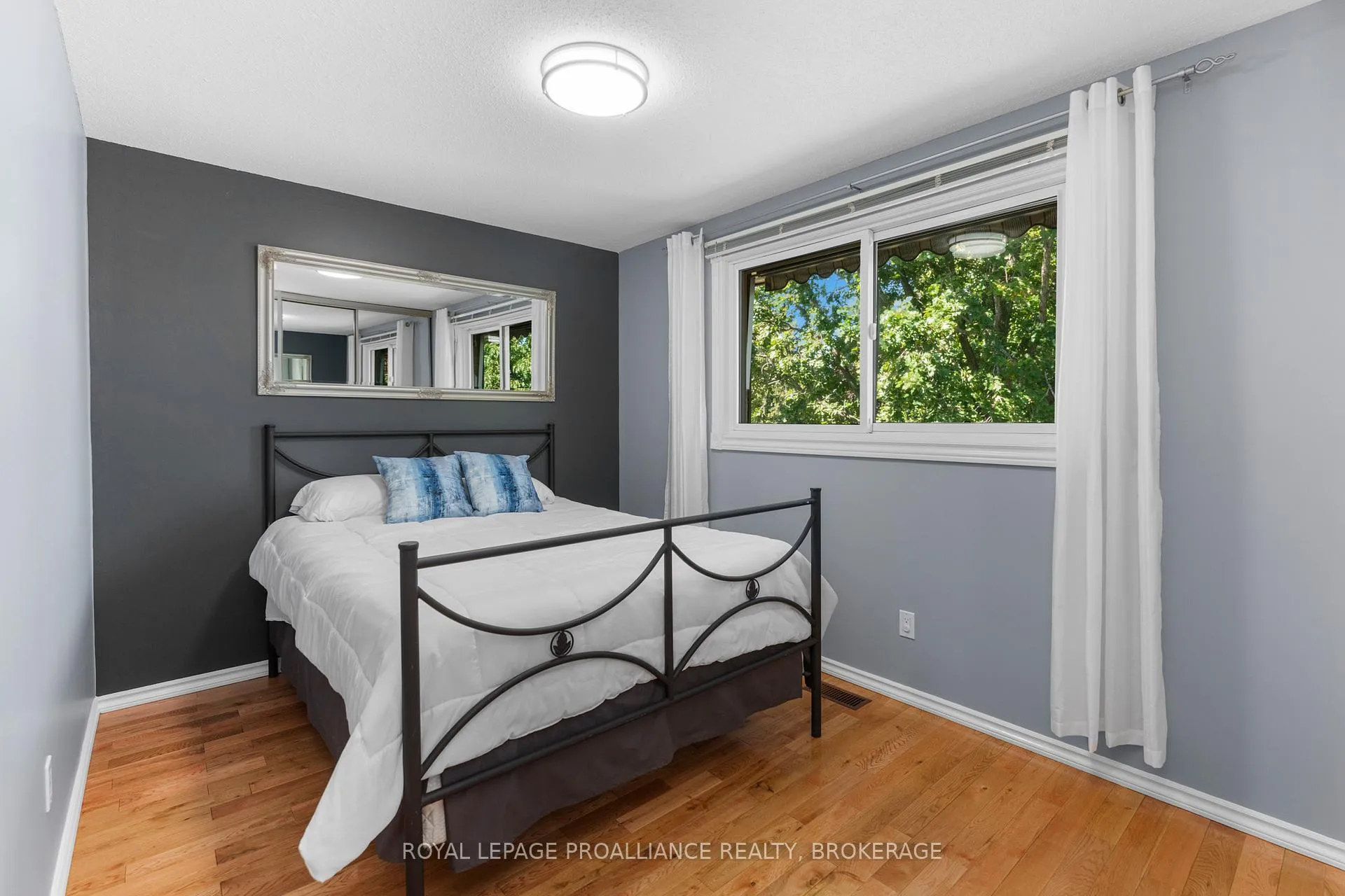 Photo 39 of 918 Edinborough Crescent, Kingston, North of Taylor-Kidd Blvd — HOMEH