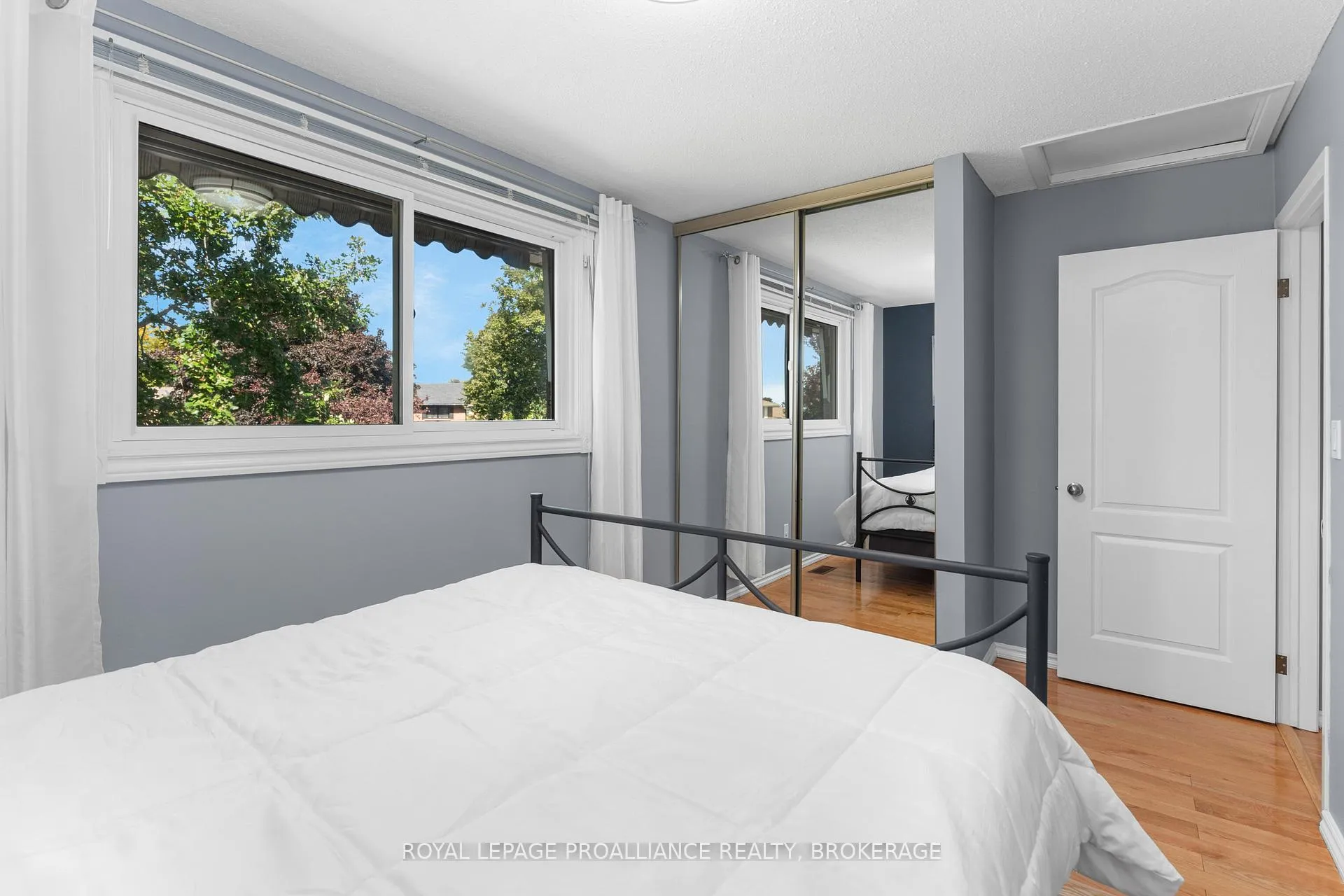 Photo 40 of 918 Edinborough Crescent, Kingston, North of Taylor-Kidd Blvd — HOMEH