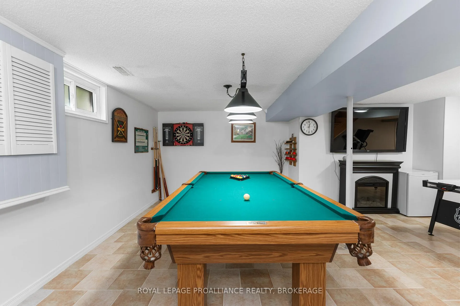 Photo 42 of 918 Edinborough Crescent, Kingston, North of Taylor-Kidd Blvd — HOMEH