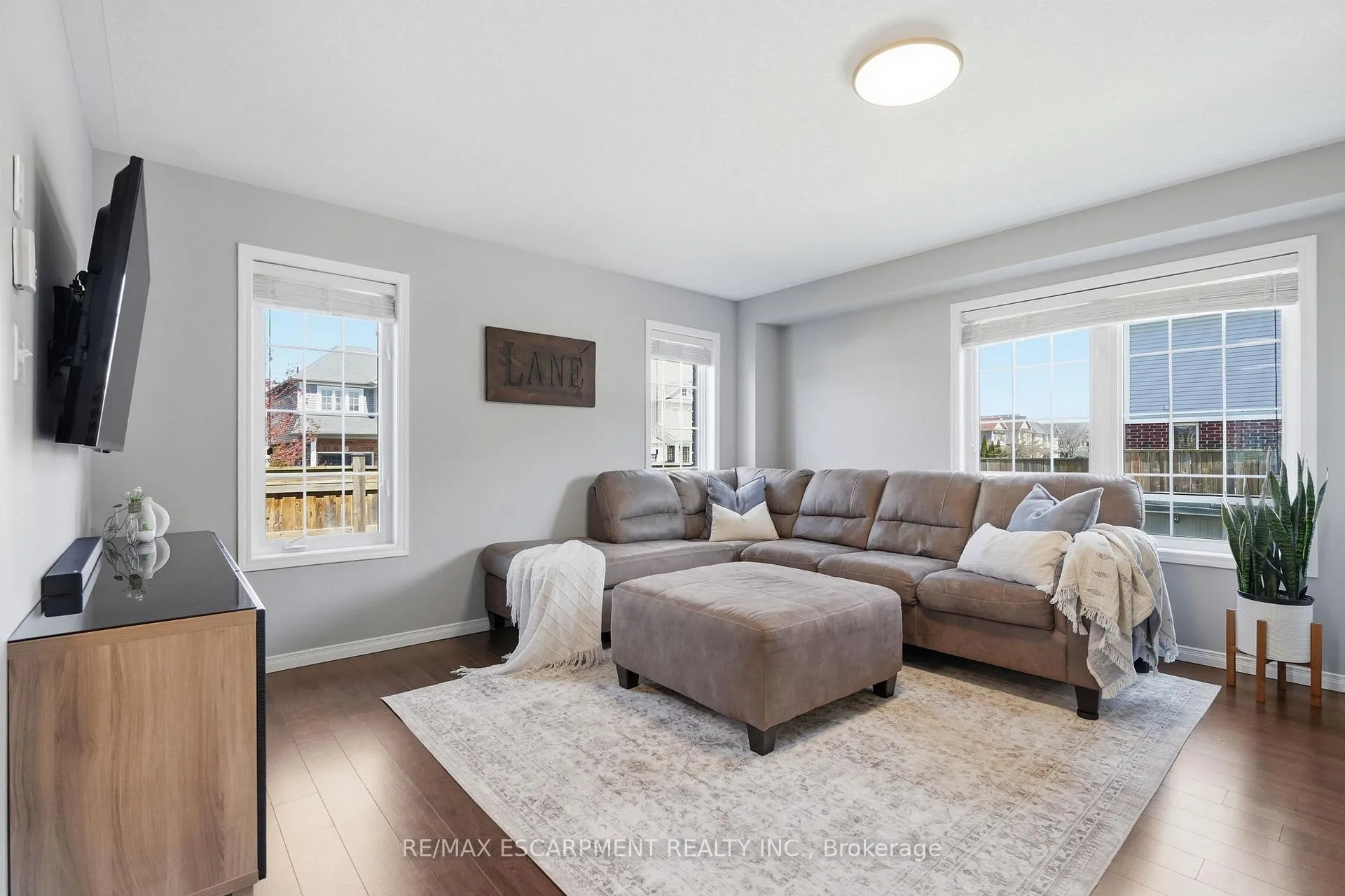 Photo 13 of 3 Cleghorn Drive, Hamilton, Binbrook — HOMEH
