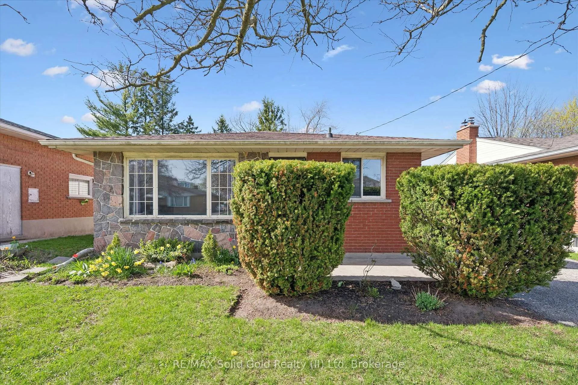 Photo 2 of 95 Weichel Street, Kitchener — HOMEH