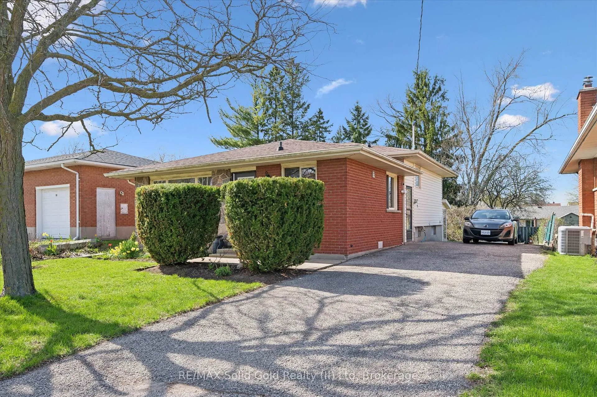 Photo 3 of 95 Weichel Street, Kitchener — HOMEH
