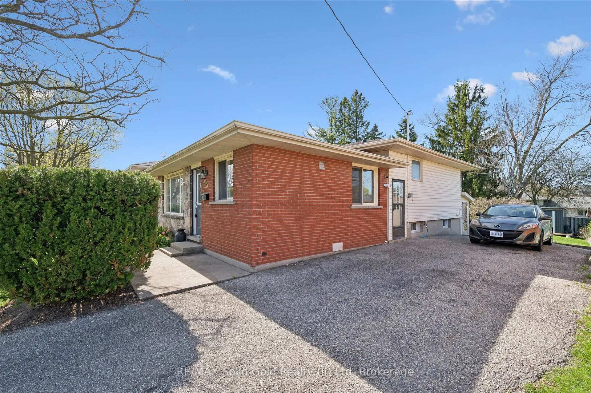 Photo 4 of 95 Weichel Street, Kitchener — HOMEH