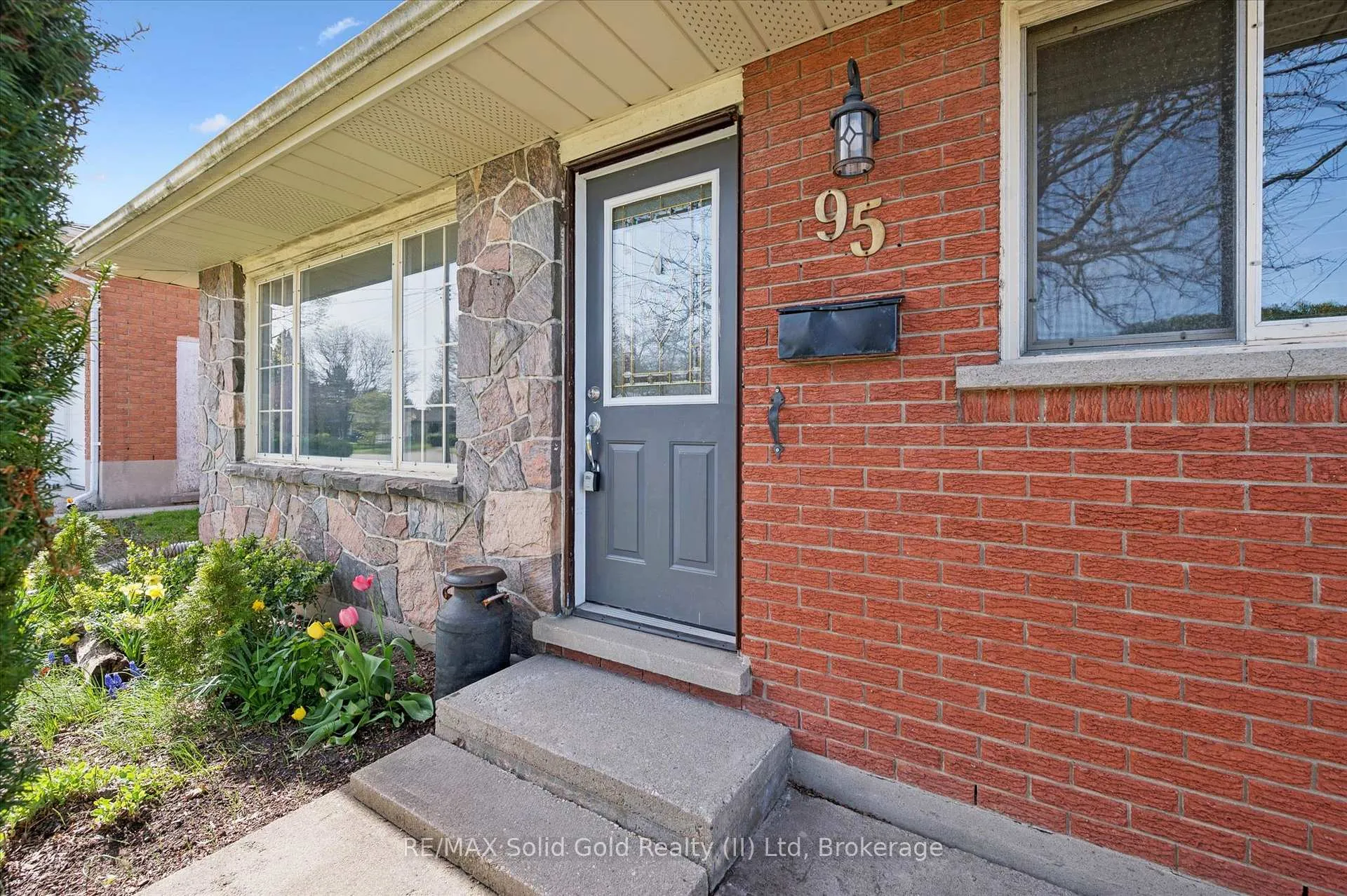 Photo 5 of 95 Weichel Street, Kitchener — HOMEH