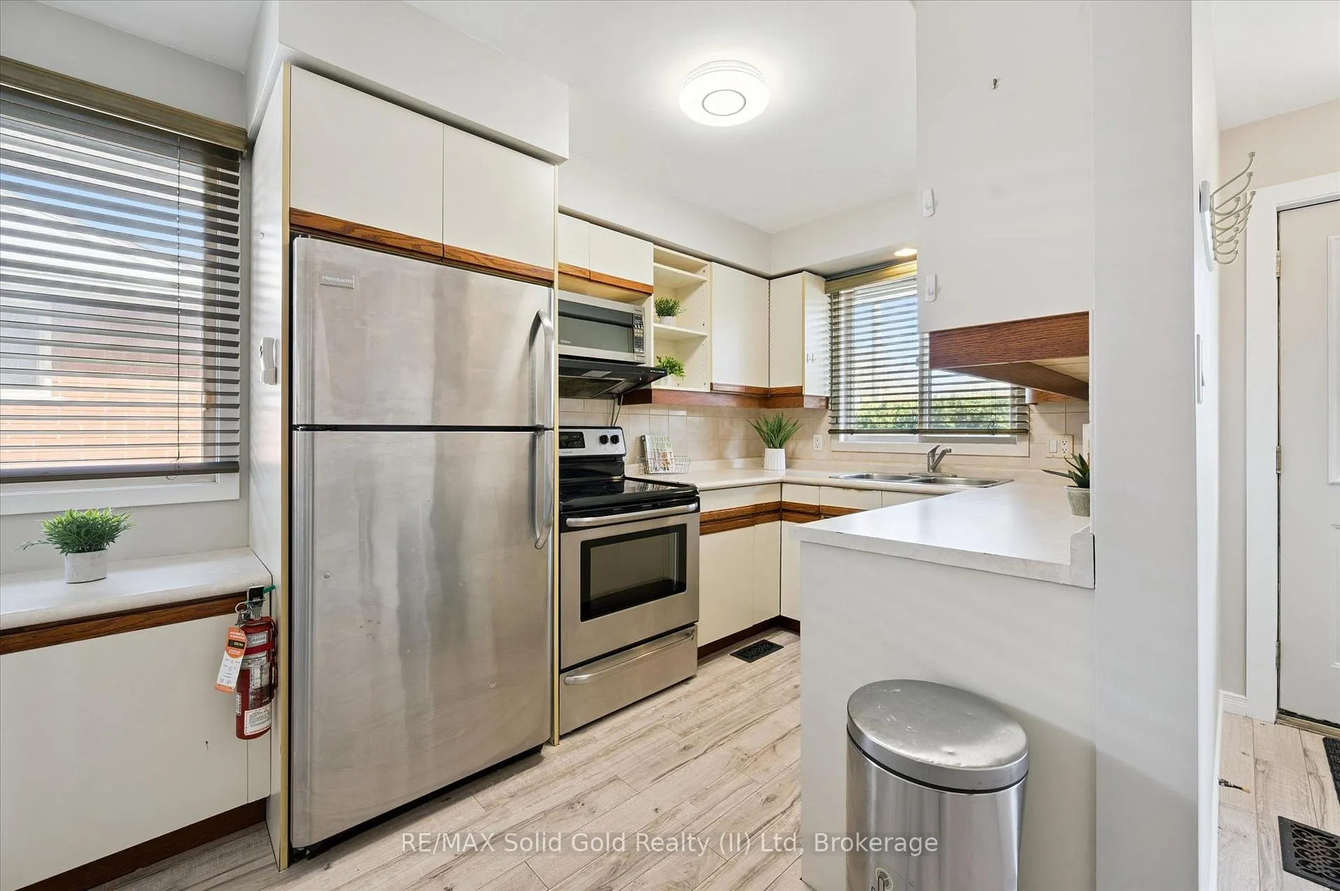 Photo 10 of 95 Weichel Street, Kitchener — HOMEH