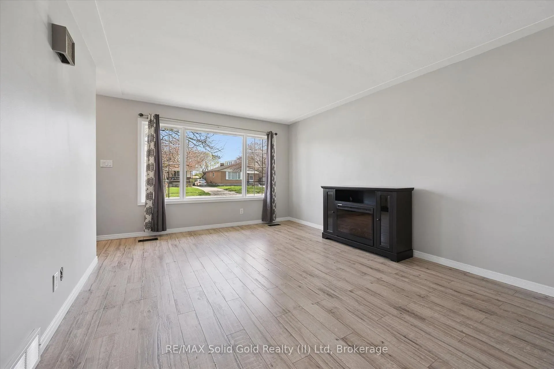 Photo 17 of 95 Weichel Street, Kitchener — HOMEH