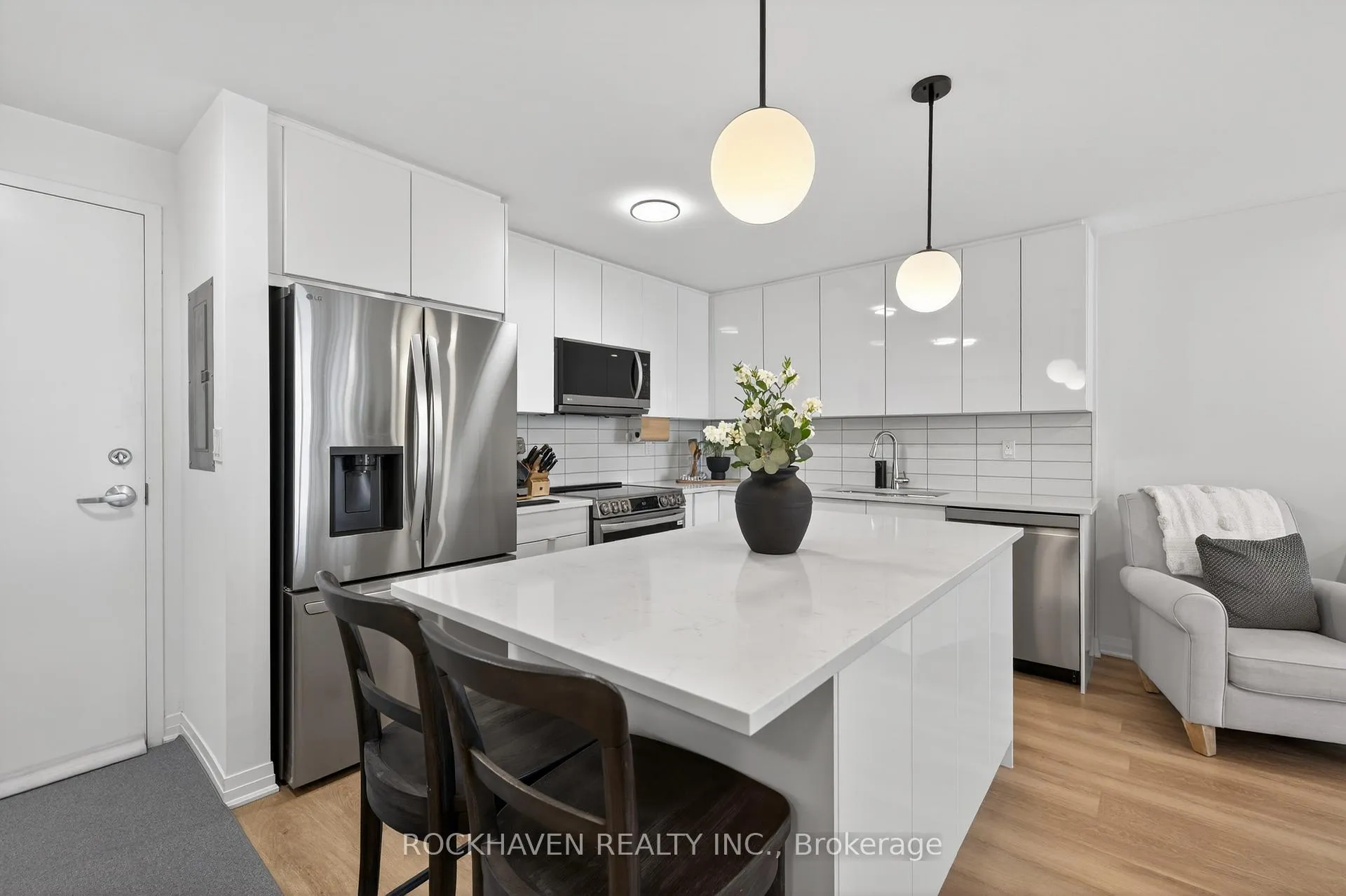 Photo 5 of Unit 503, 5 Hamilton Street N, Hamilton, Waterdown — HOMEH
