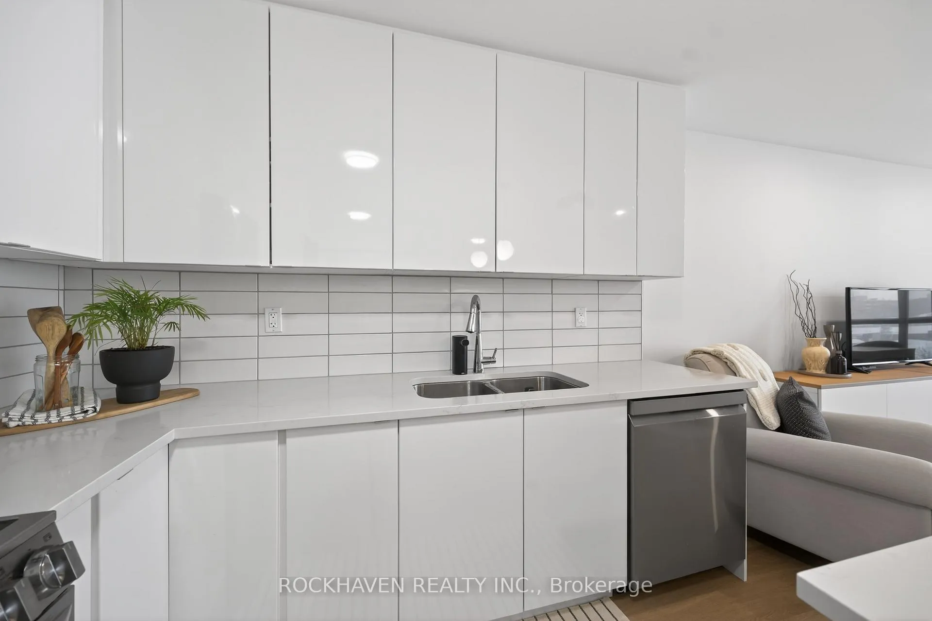 Photo 11 of Unit 503, 5 Hamilton Street N, Hamilton, Waterdown — HOMEH