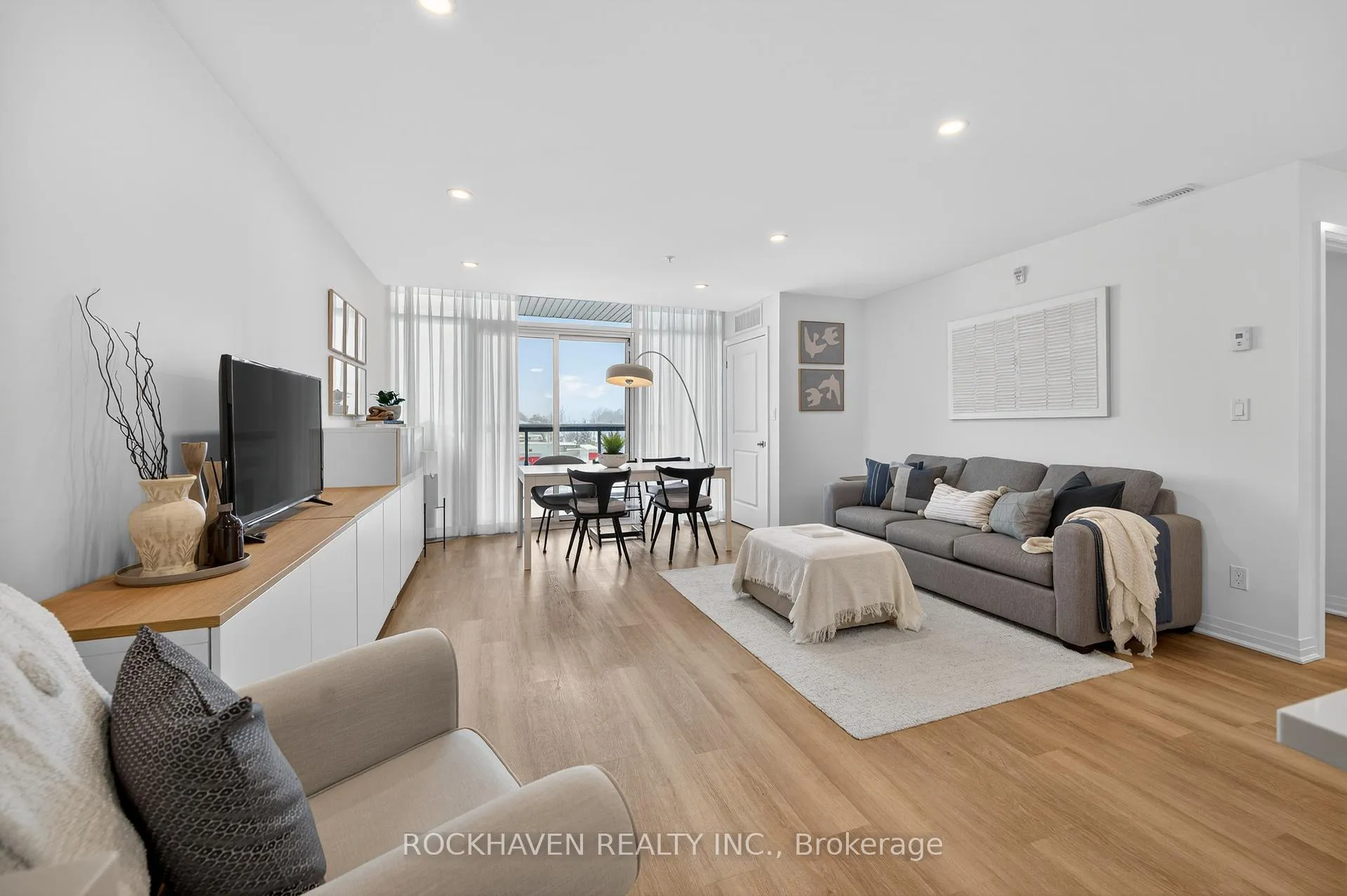 Photo 12 of Unit 503, 5 Hamilton Street N, Hamilton, Waterdown — HOMEH